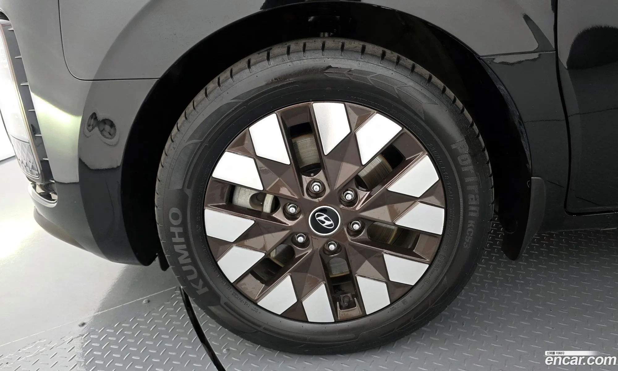 Hyundai Staria 2023 — 31