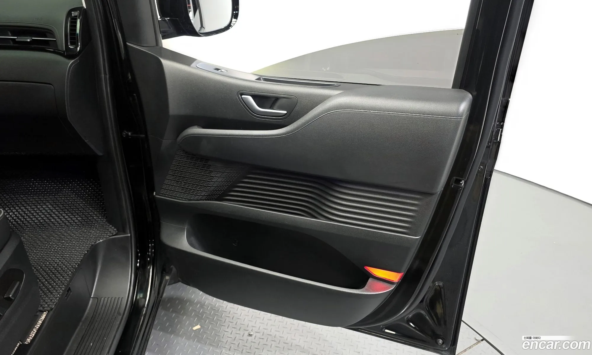 Hyundai Staria 2023 — 29