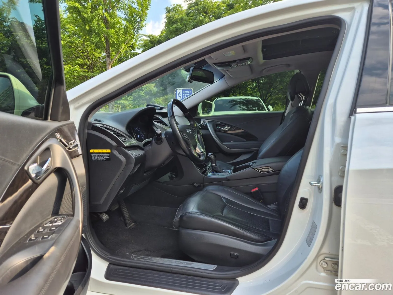 Hyundai Grandeur HG 2015 — 3