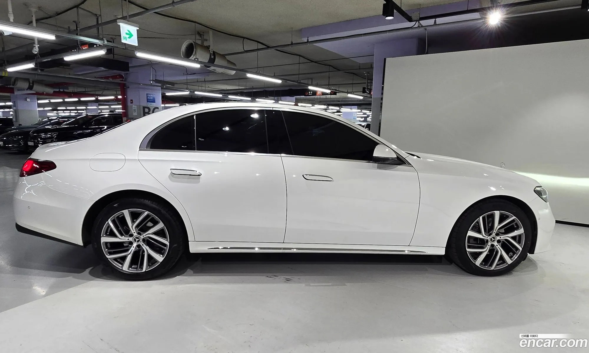 Mercedes-Benz E-Class W214 2025 — 19