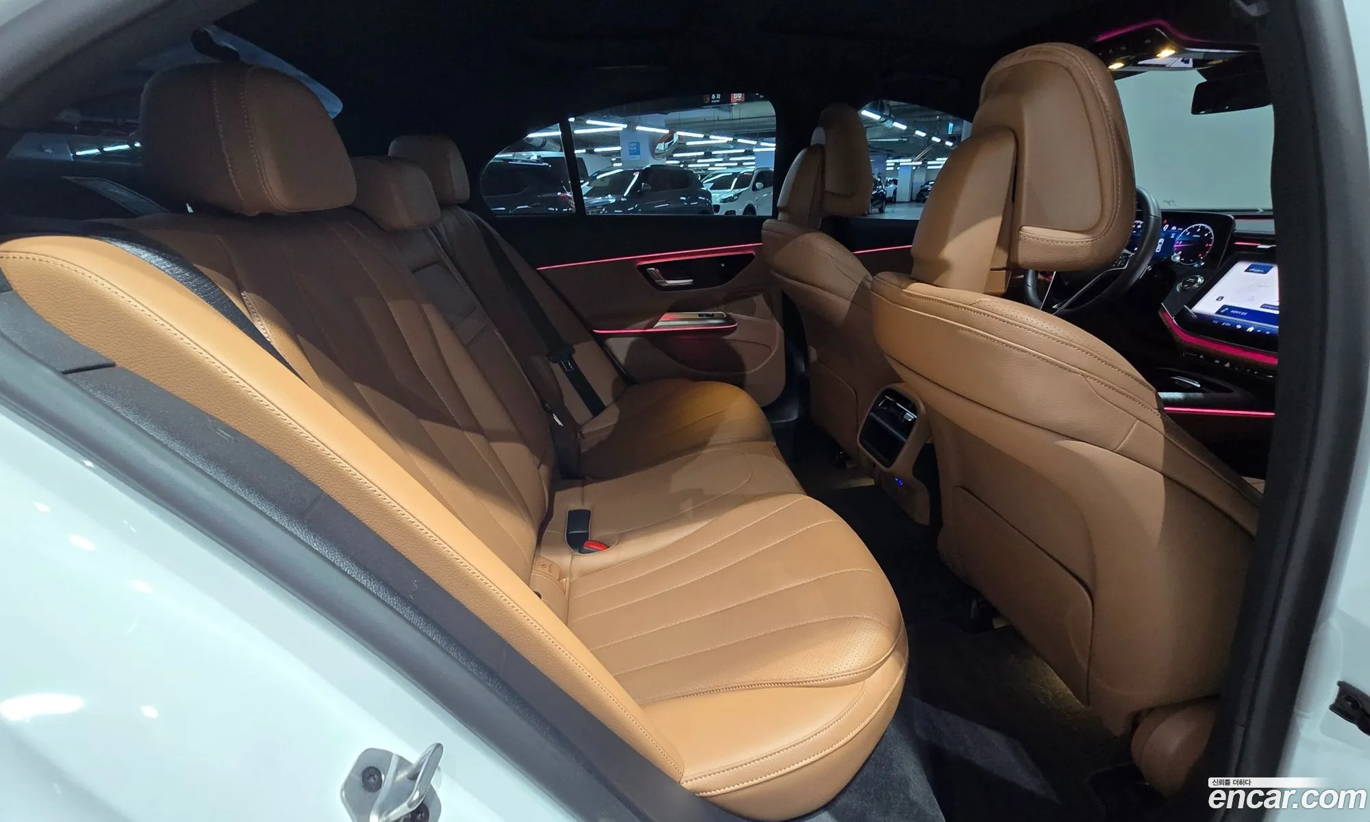 Mercedes-Benz E-Class W214 2025 — 12