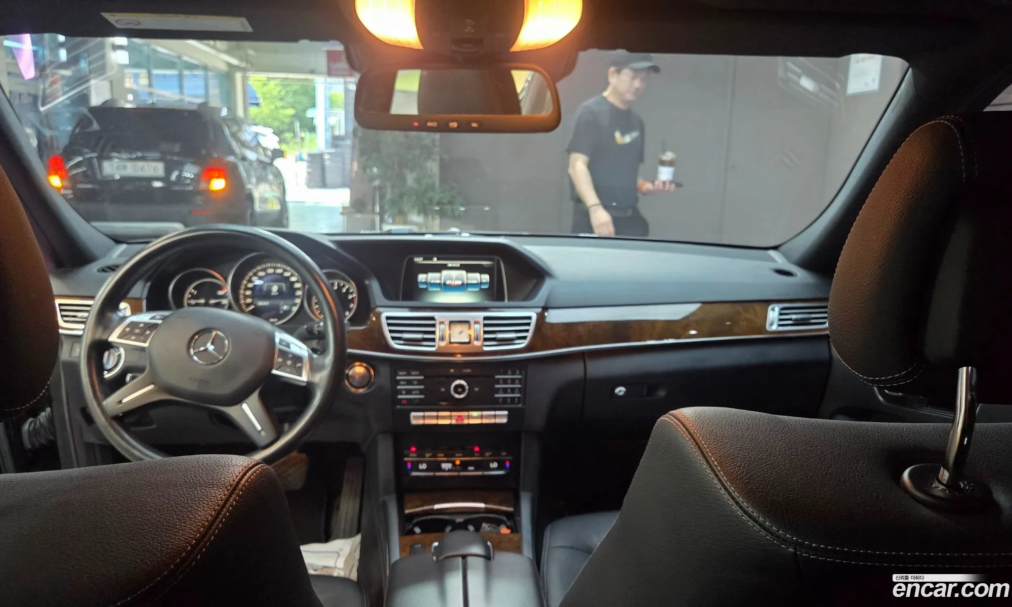 Mercedes-Benz E-Class W212 2016 — 17