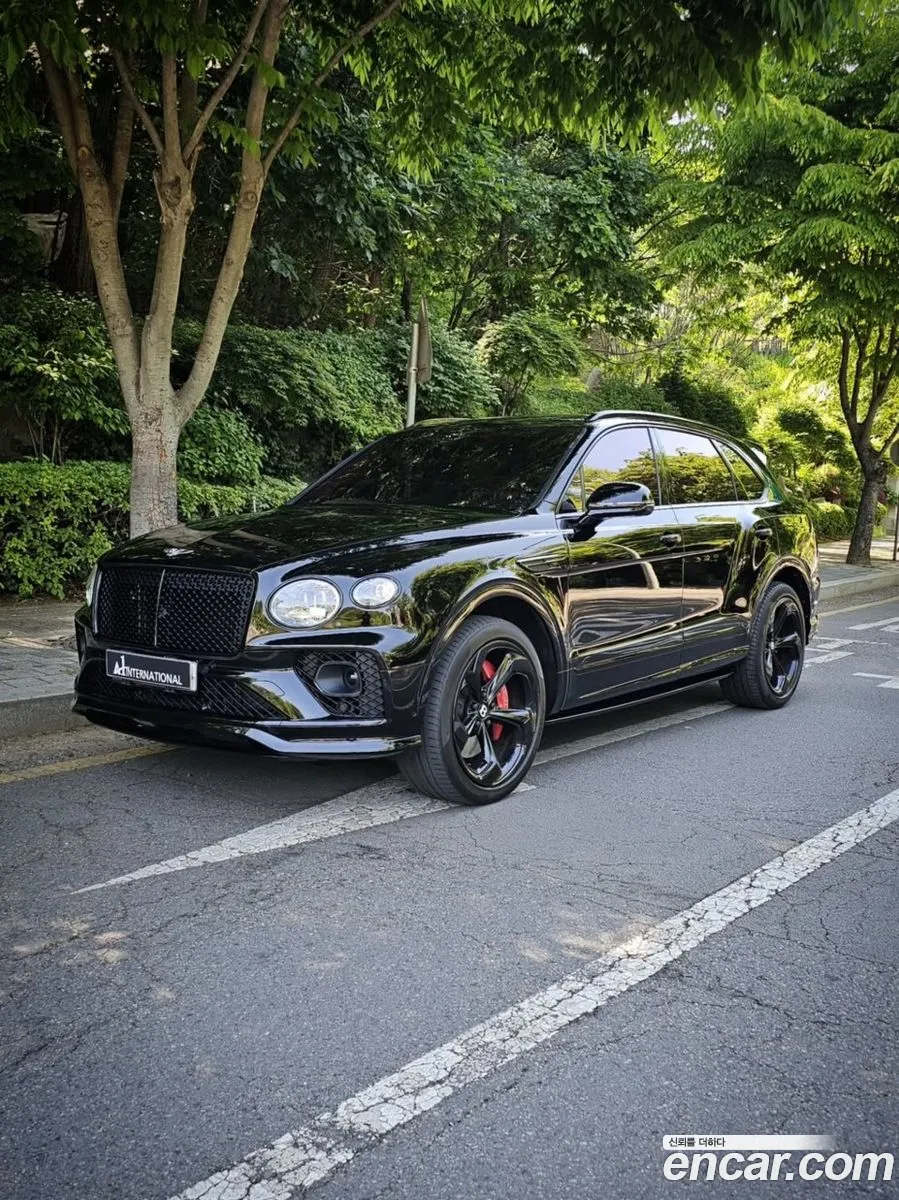 Bentley Bentayga 2022 — 19