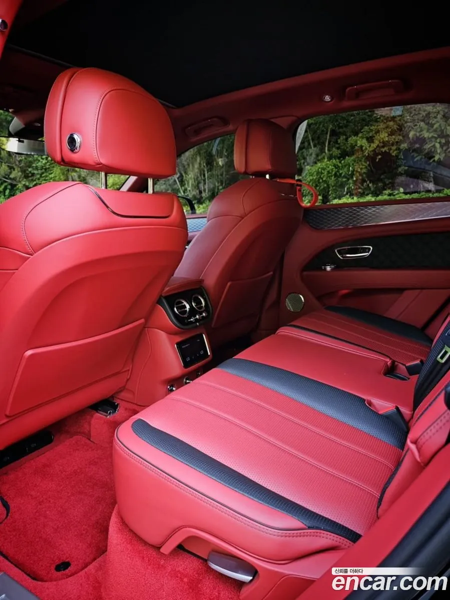 Bentley Bentayga 2022 — 8
