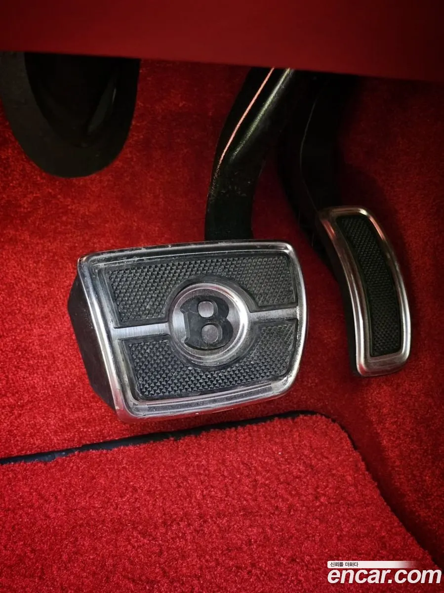 Bentley Bentayga 2022 — 3