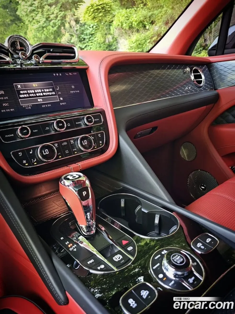 Bentley Bentayga 2022 — 12
