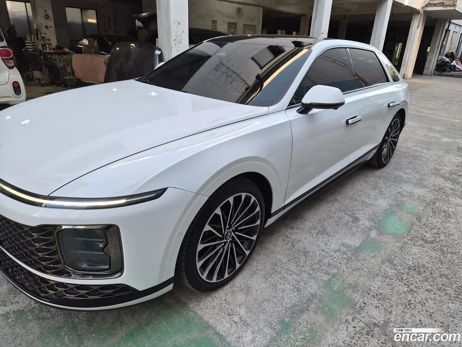Hyundai Grandeur Hybrid 2025 — 9