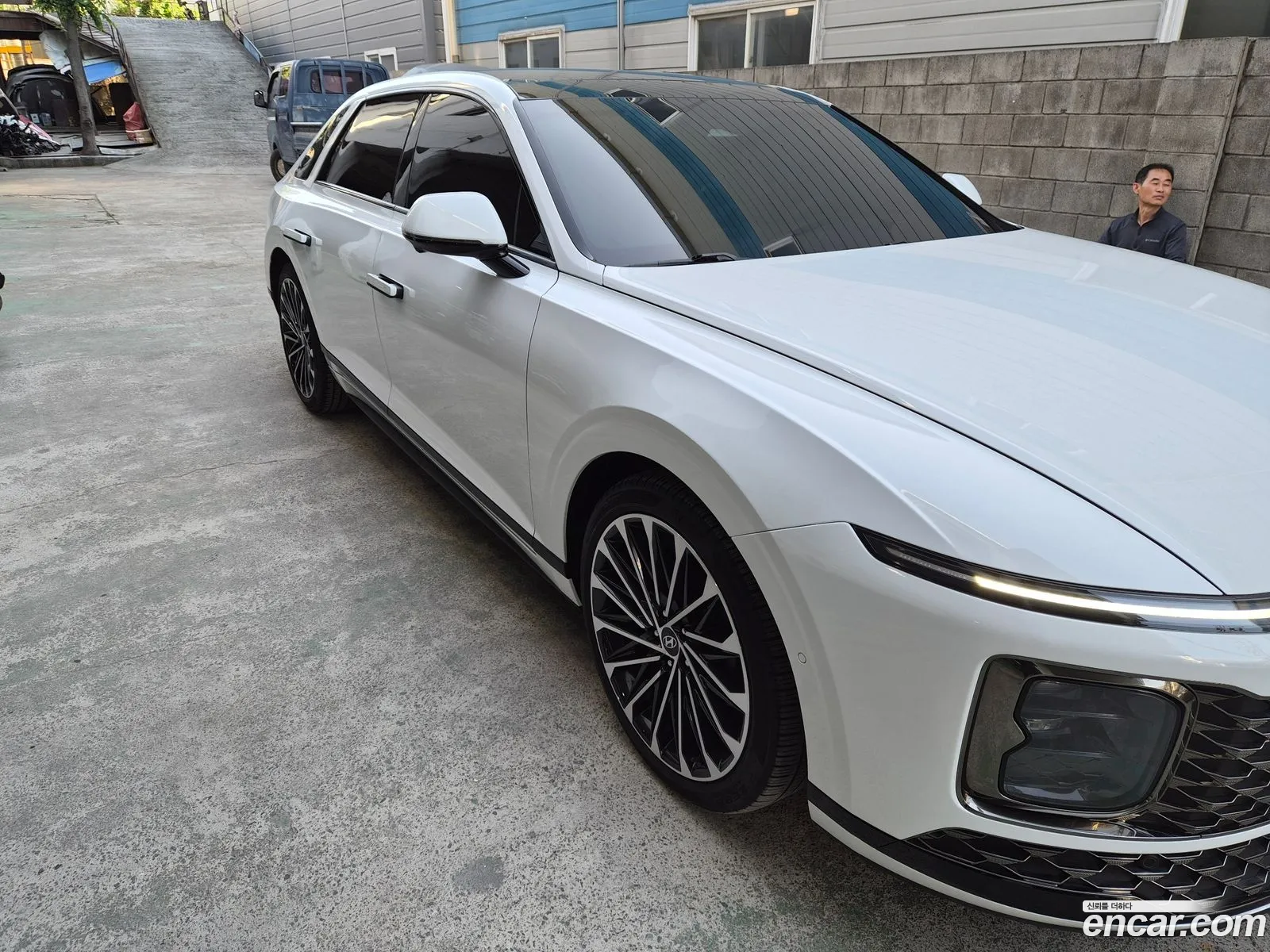 Hyundai Grandeur Hybrid 2025 — 4