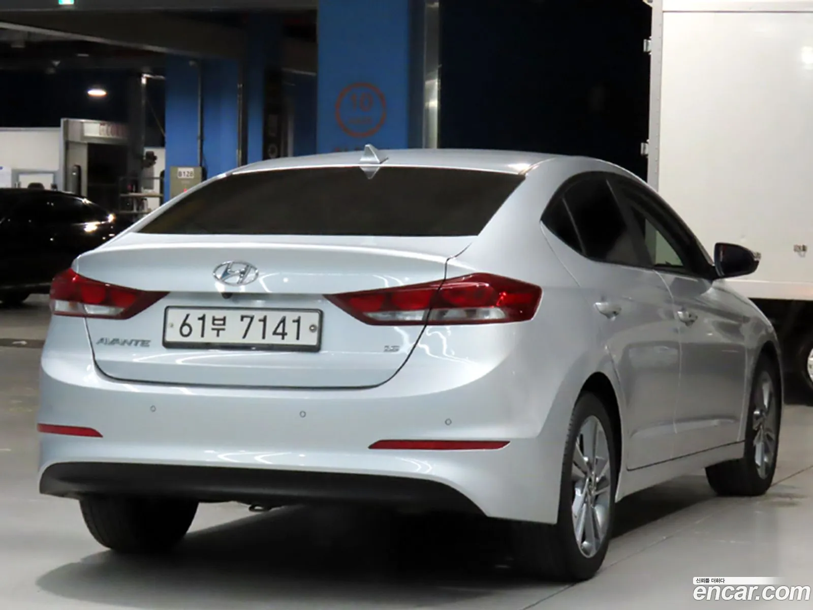 Hyundai Elantra AD 2017 — 3