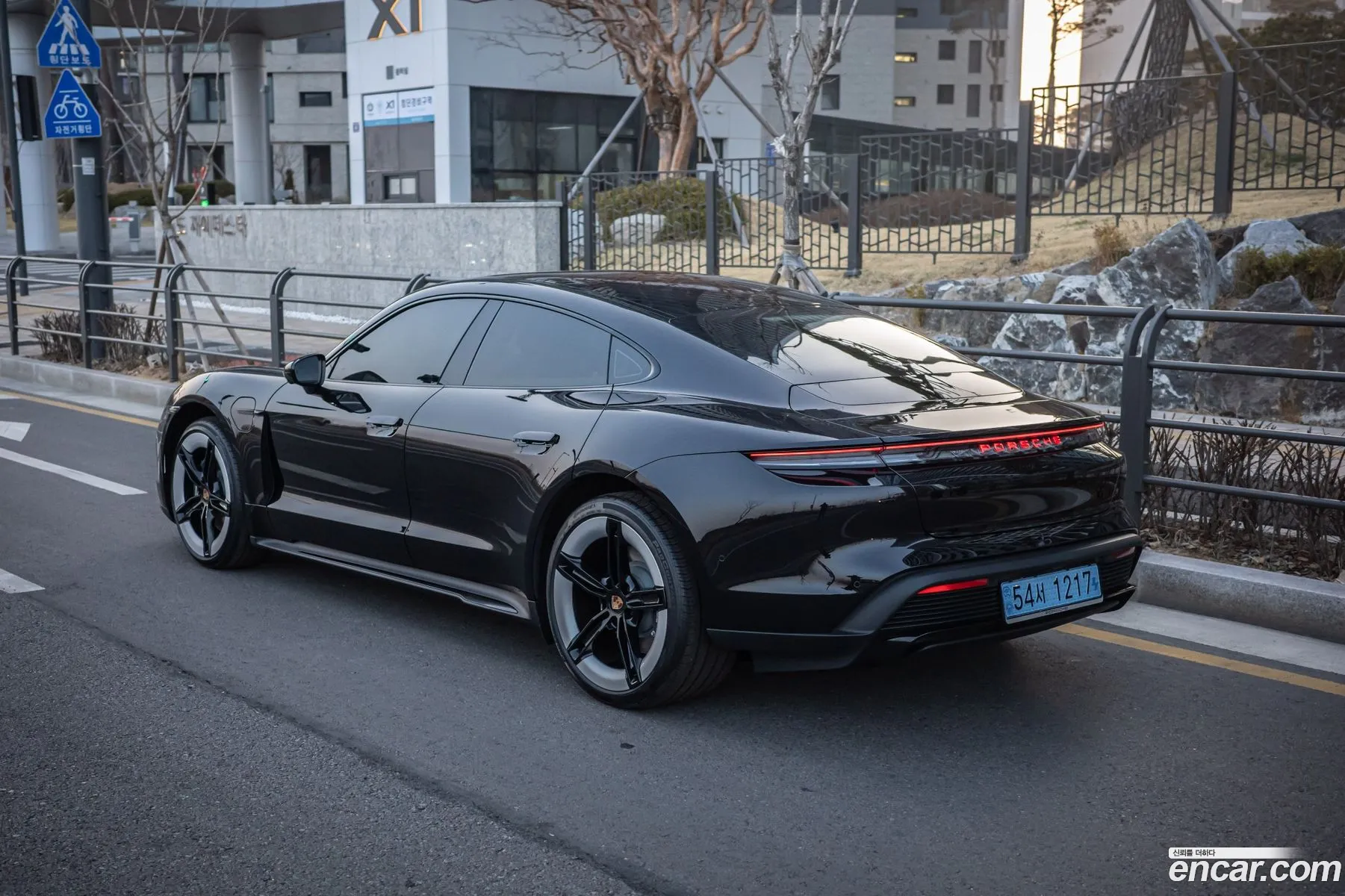 Porsche Taycan 2026 — 12