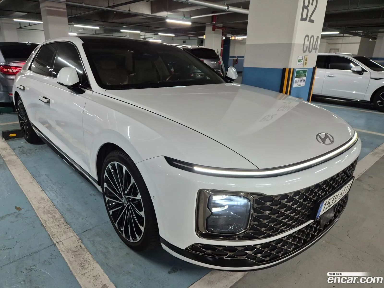 Hyundai Grandeur Hybrid 2023 — 9