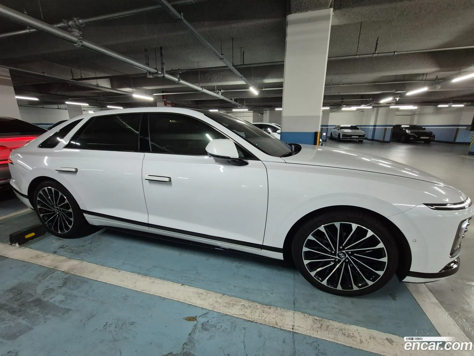 Hyundai Grandeur Hybrid 2023 — 14