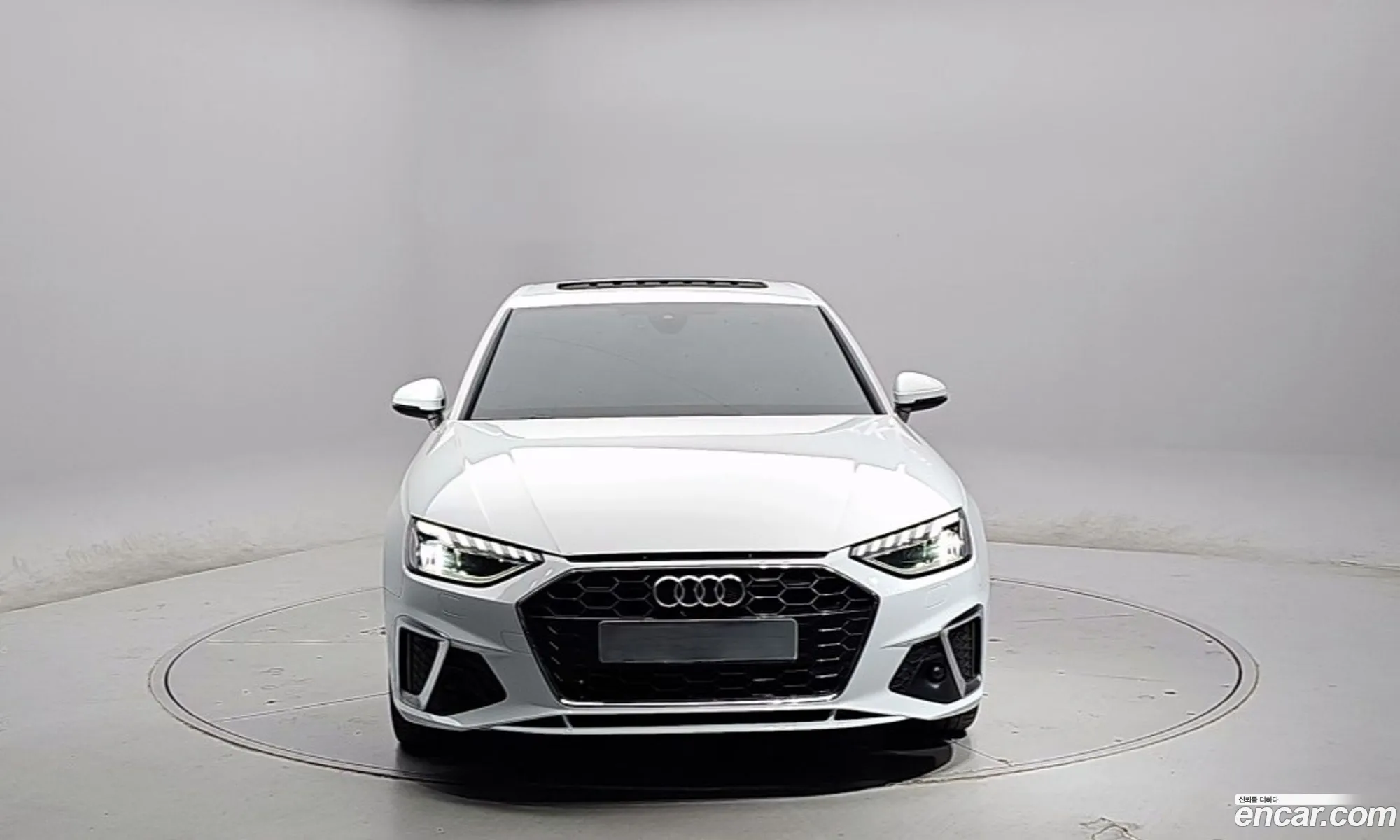 Audi A4 2021 — 2