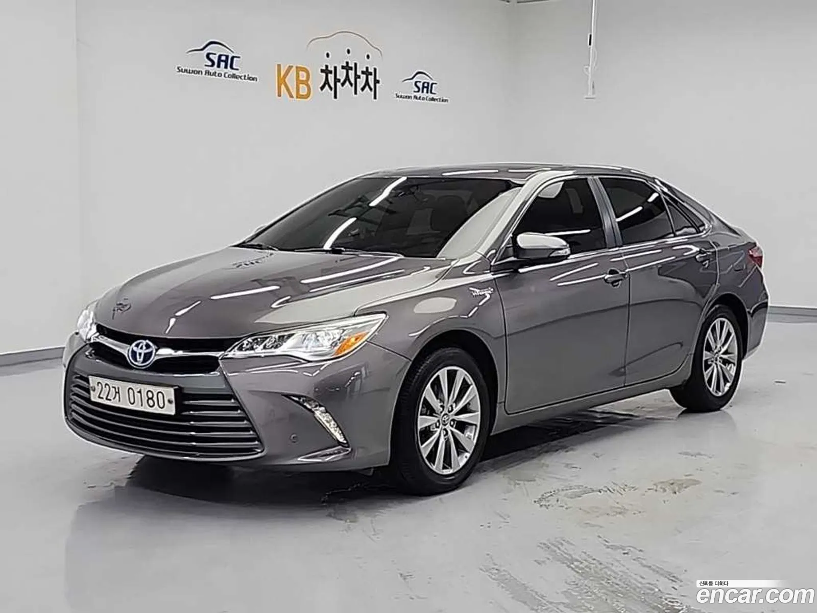 Toyota Camry 2016 — 17