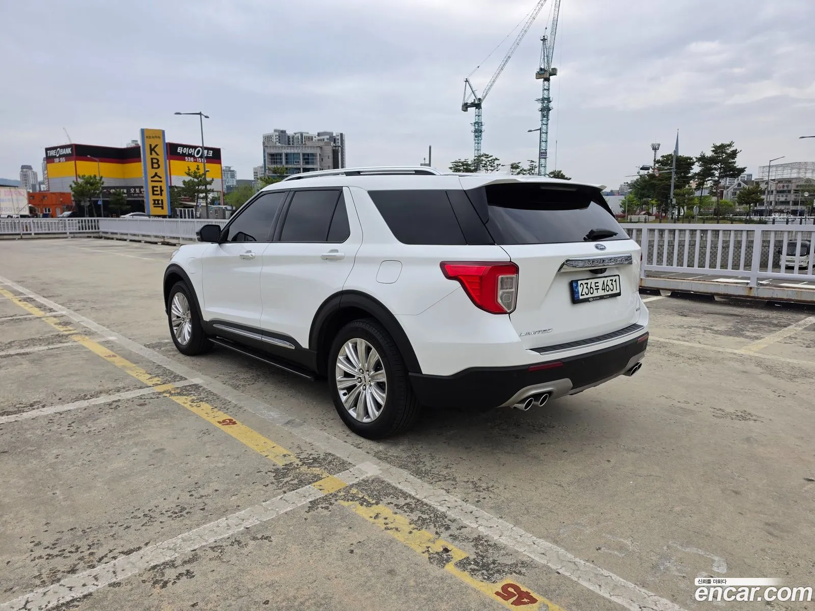 Ford Explorer 6th Gen 2021 — 5