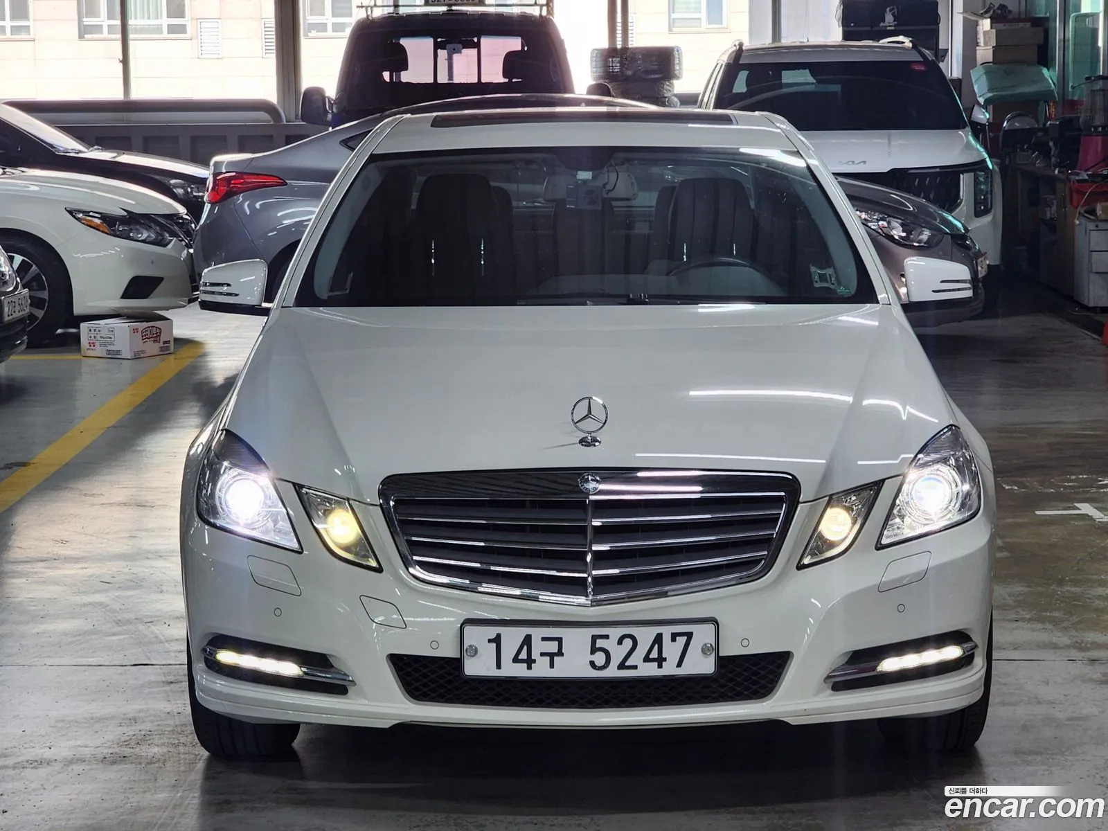 Mercedes-Benz E-Class W212 2011 — 9