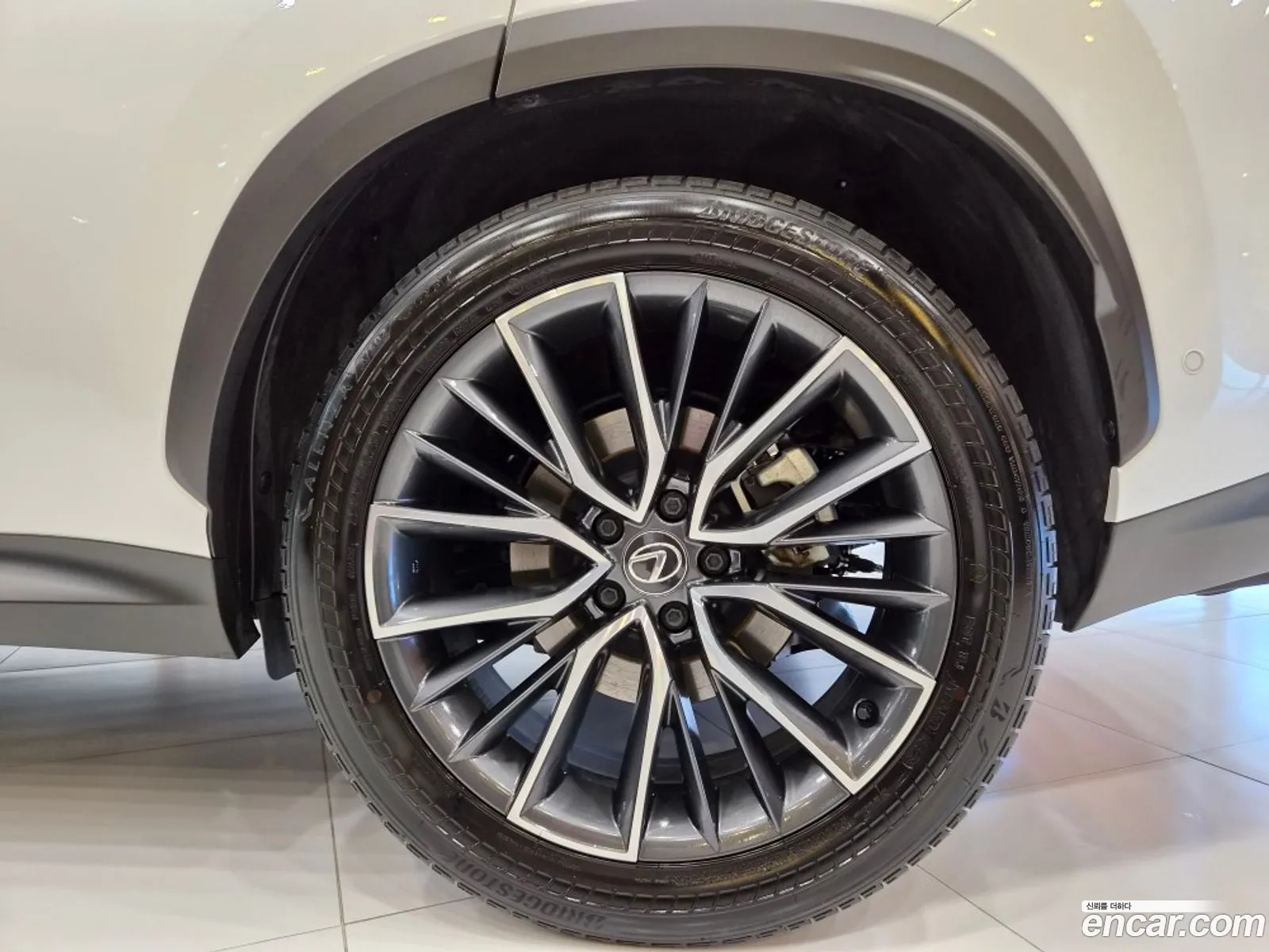 Lexus NX350h 2024 — 15