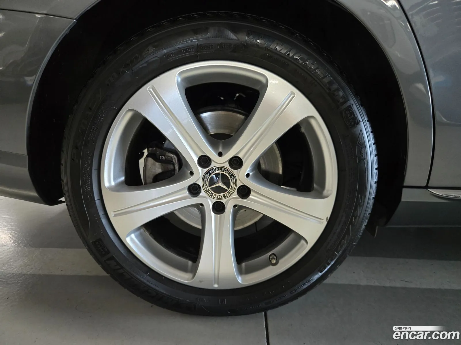 Mercedes-Benz E-Class W213 2018 — 13