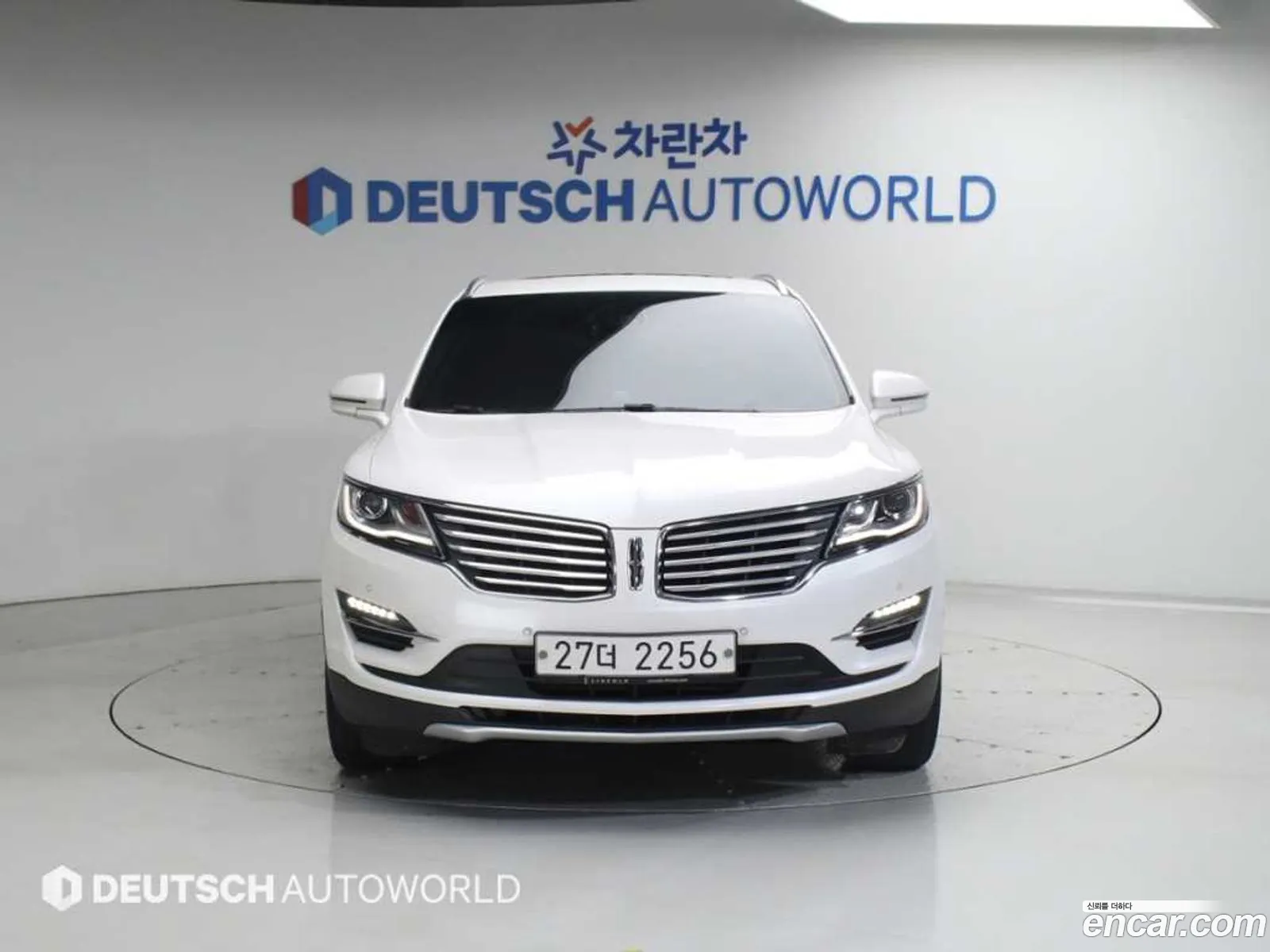 Lincoln MKC 2017 — 13