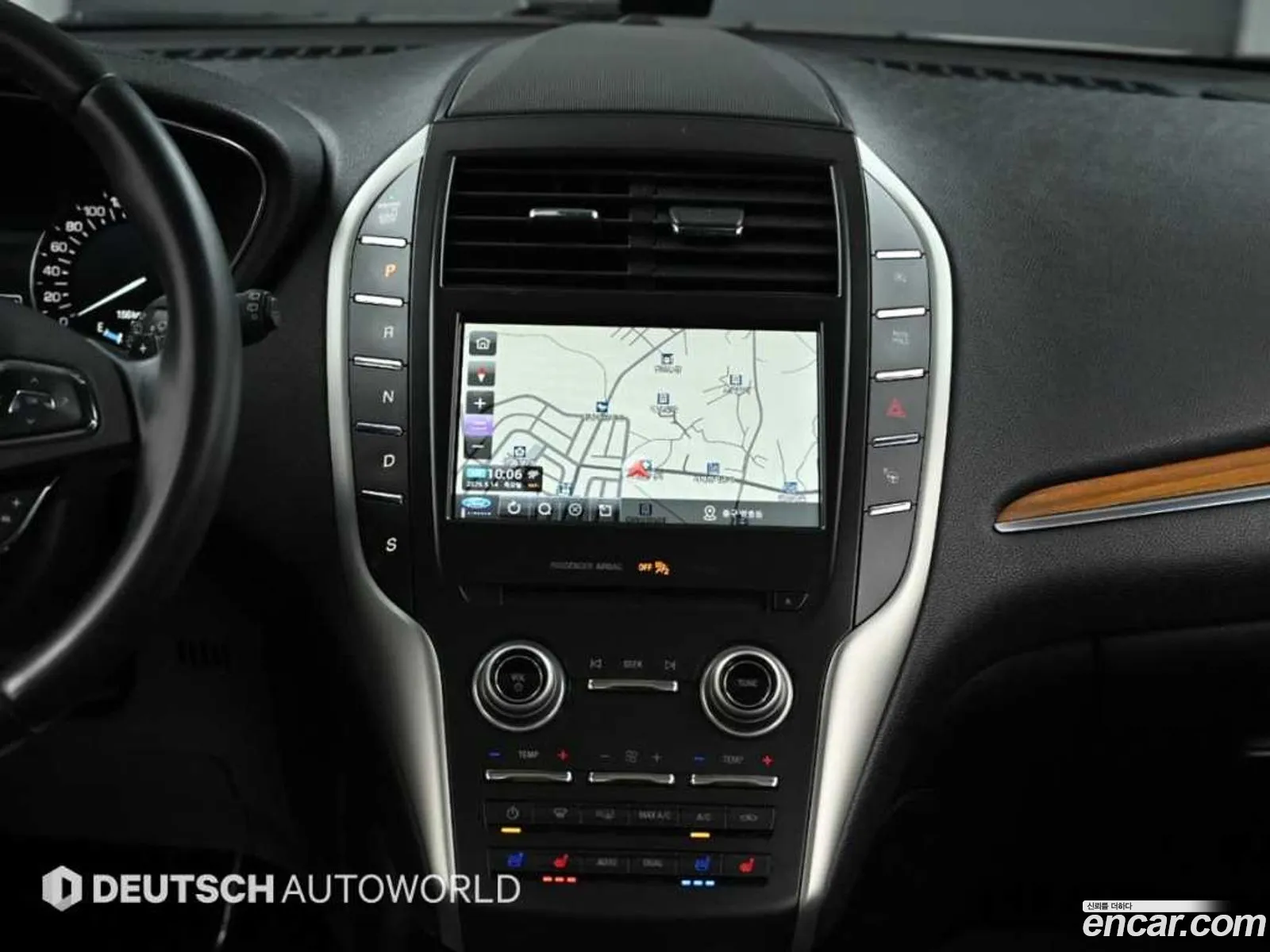 Lincoln MKC 2017 — 12