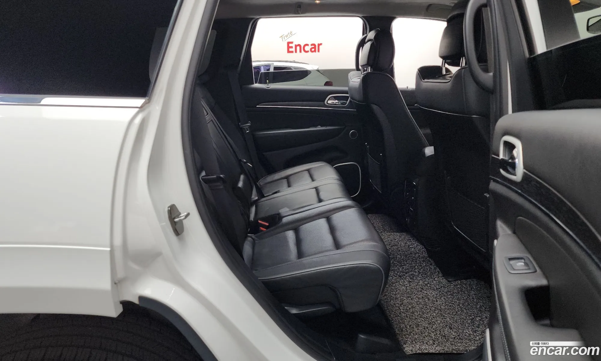 Jeep Grand Cherokee 2021 — 14