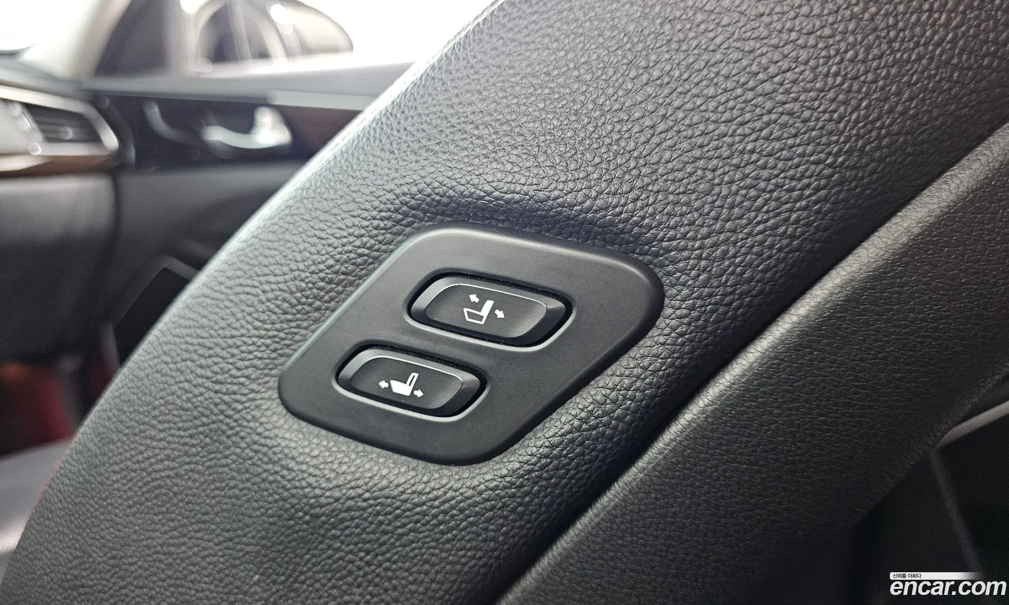 Kia K7 2019 — 30