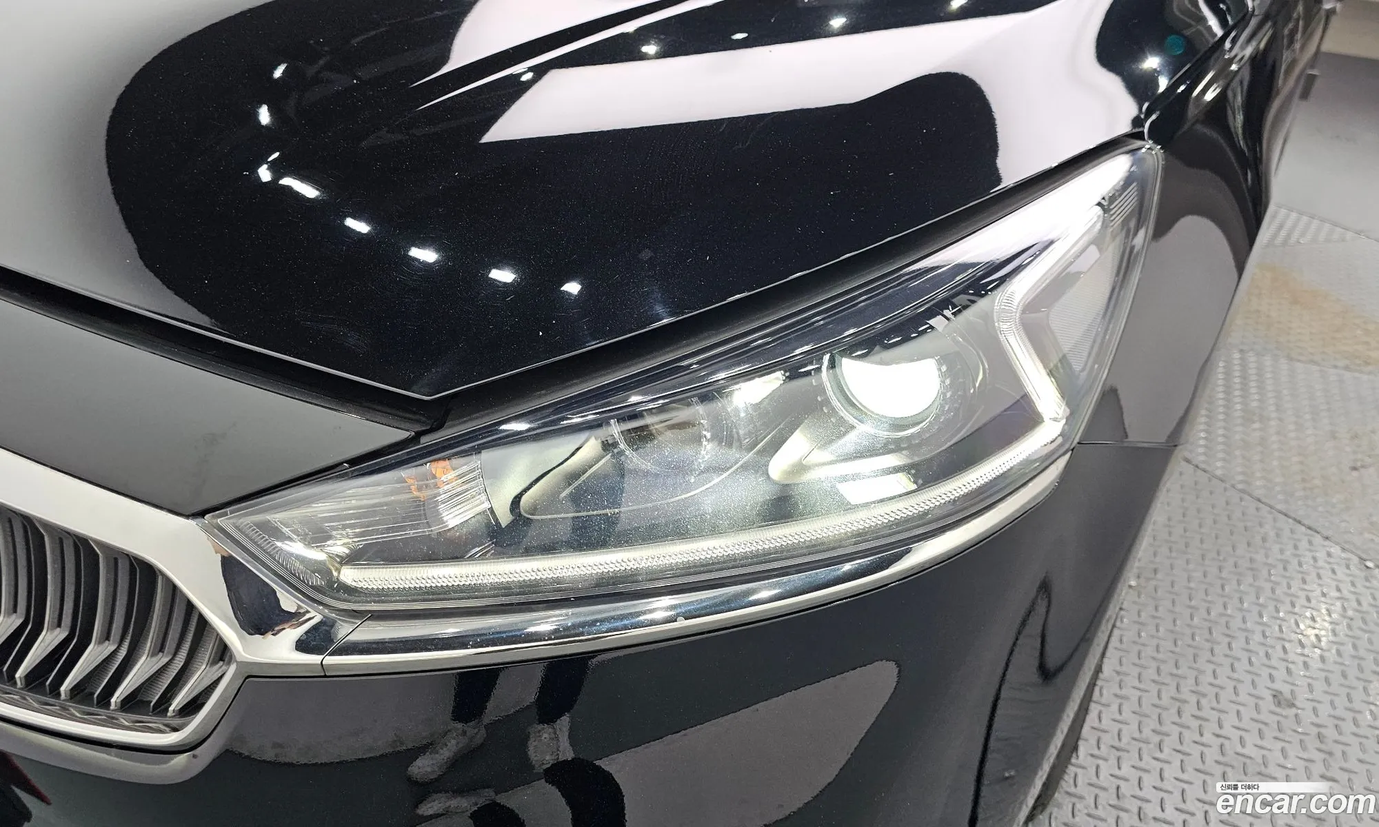 Kia K7 2019 — 33