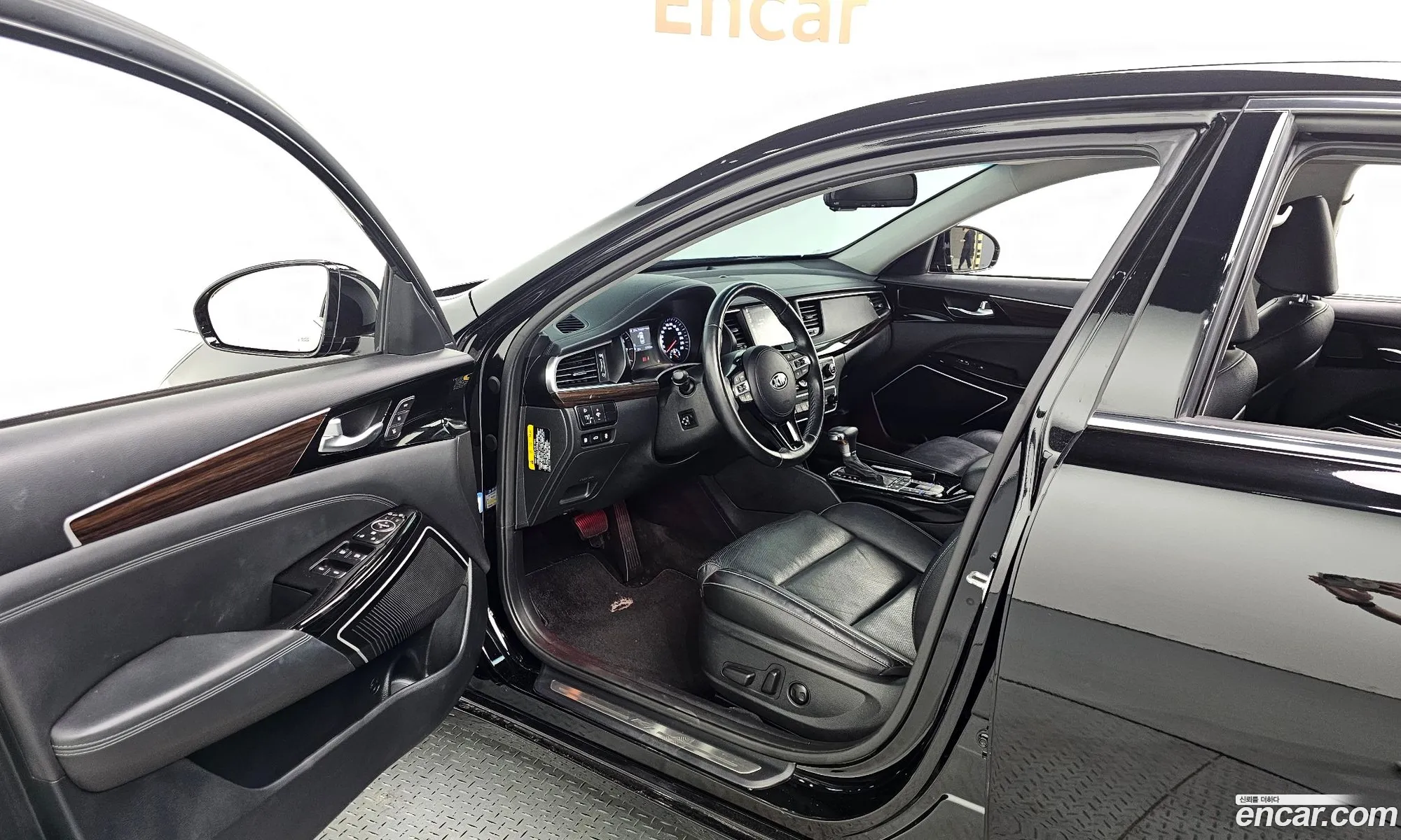Kia K7 2019 — 25