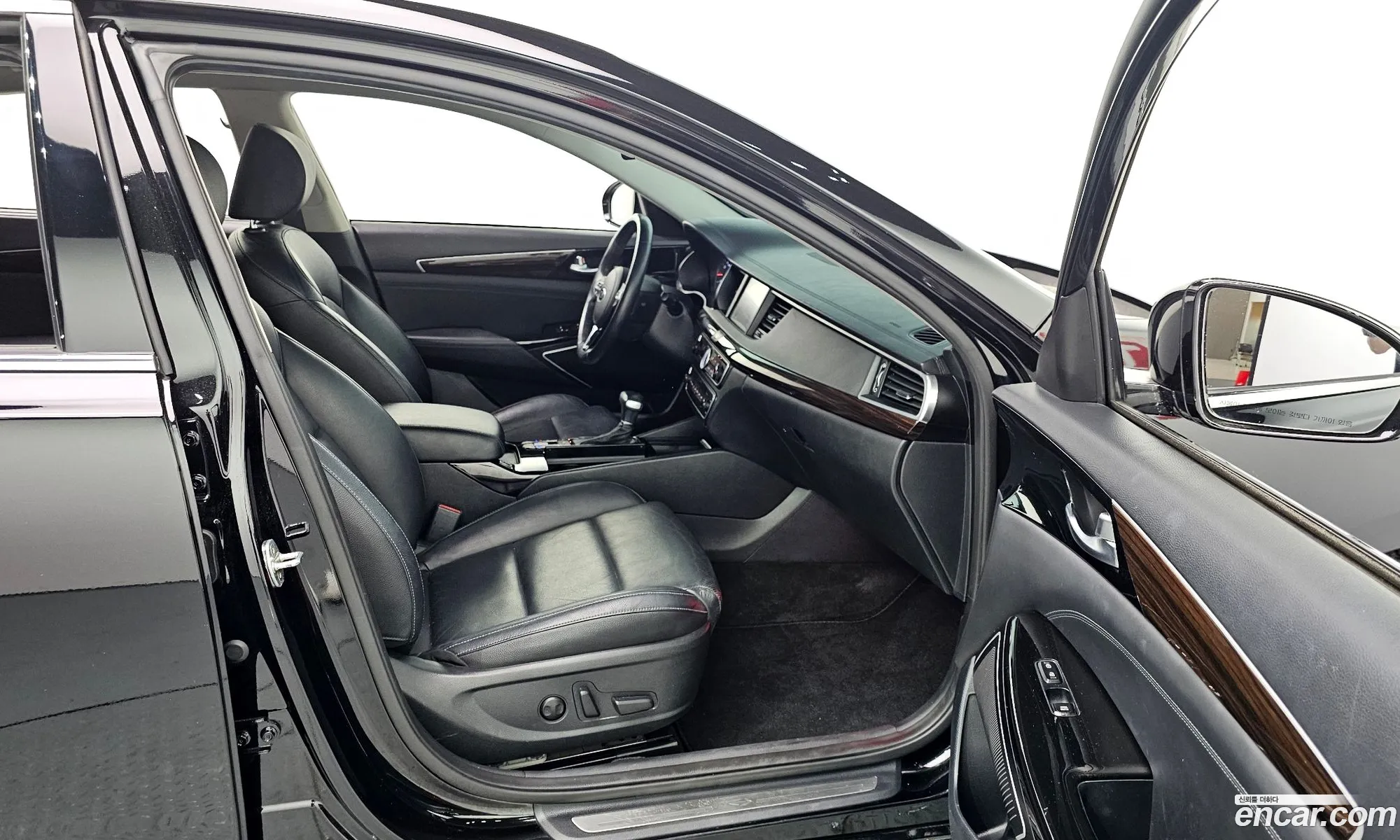 Kia K7 2019 — 28
