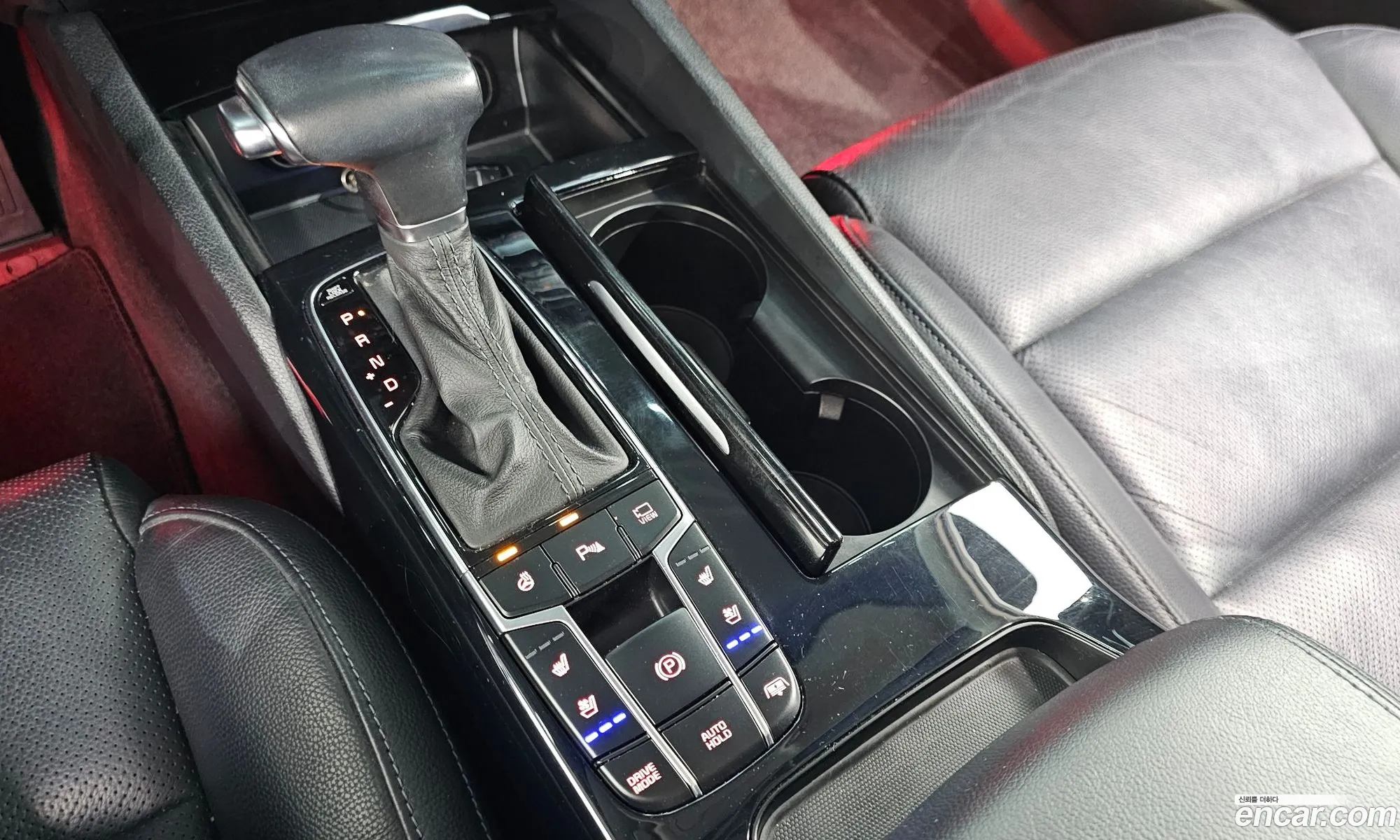 Kia K7 2019 — 24