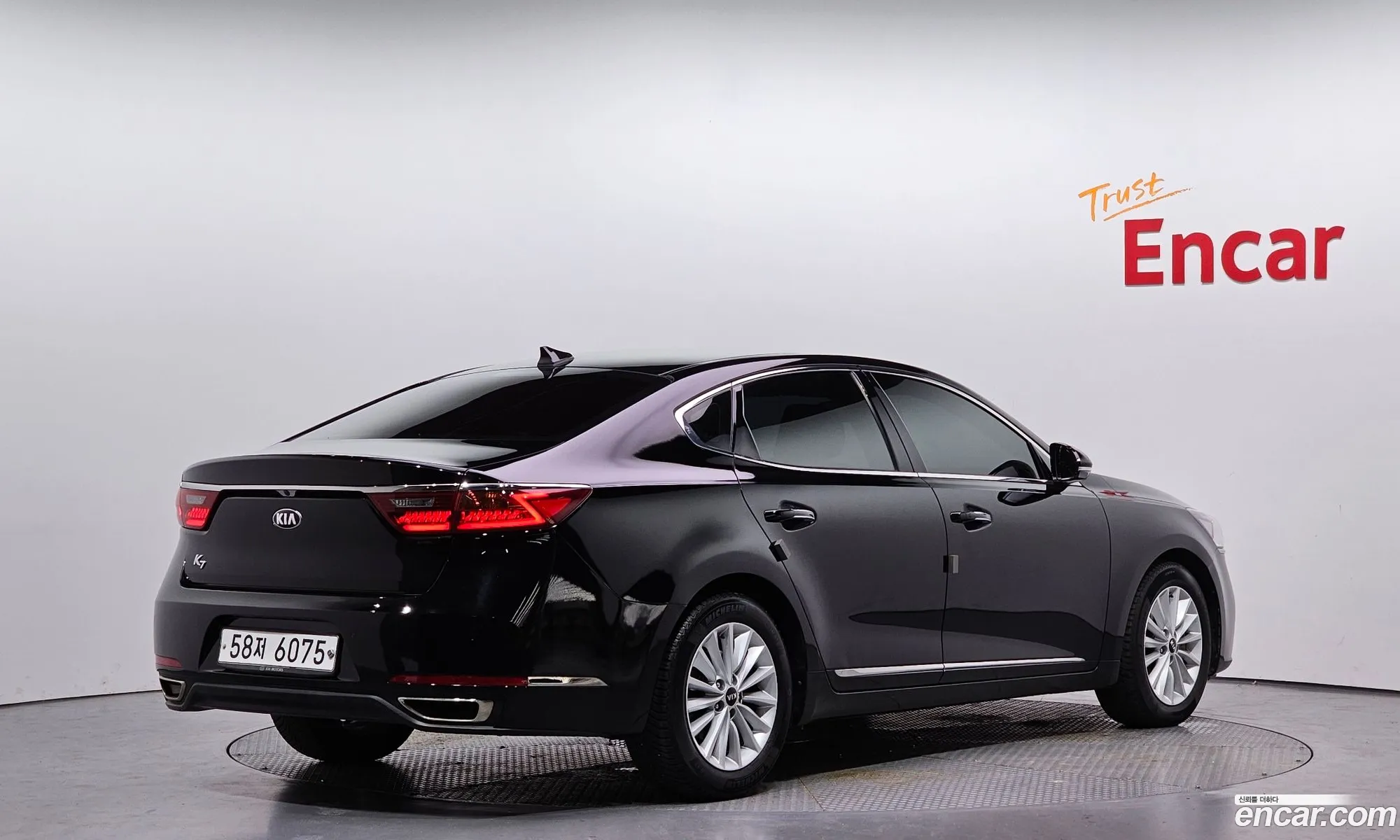 Kia K7 2019 — 18