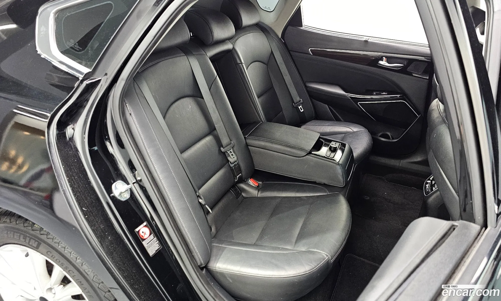 Kia K7 2019 — 32