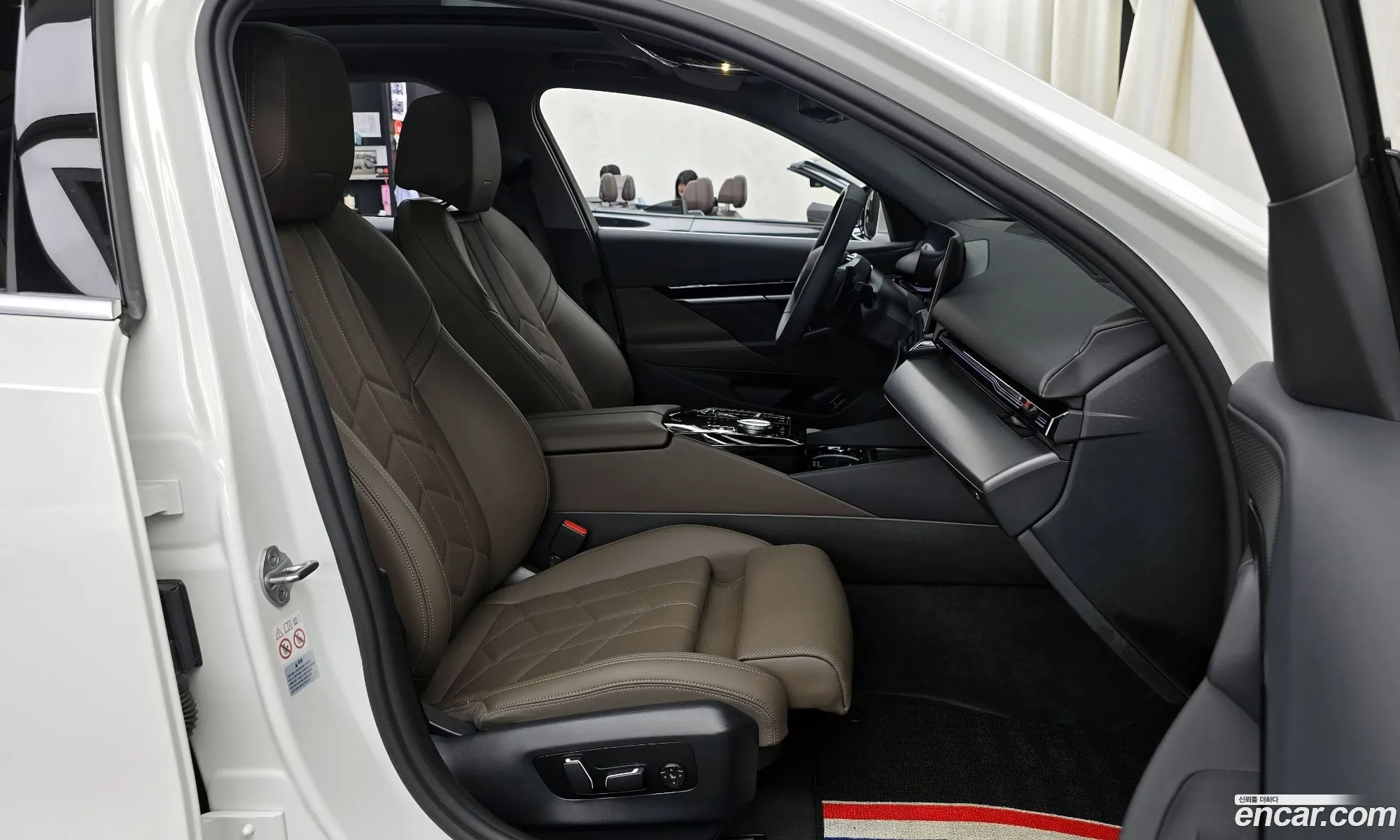 BMW 5 Series 2024 — 12