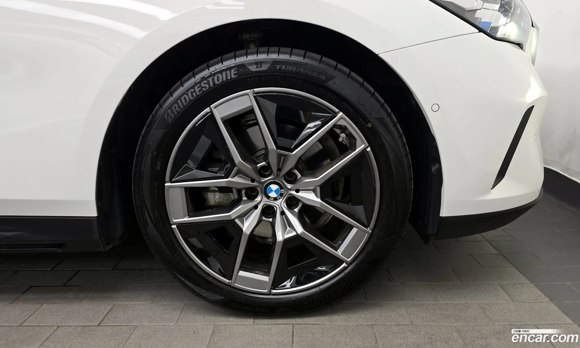 BMW 5 Series 2024 — 23