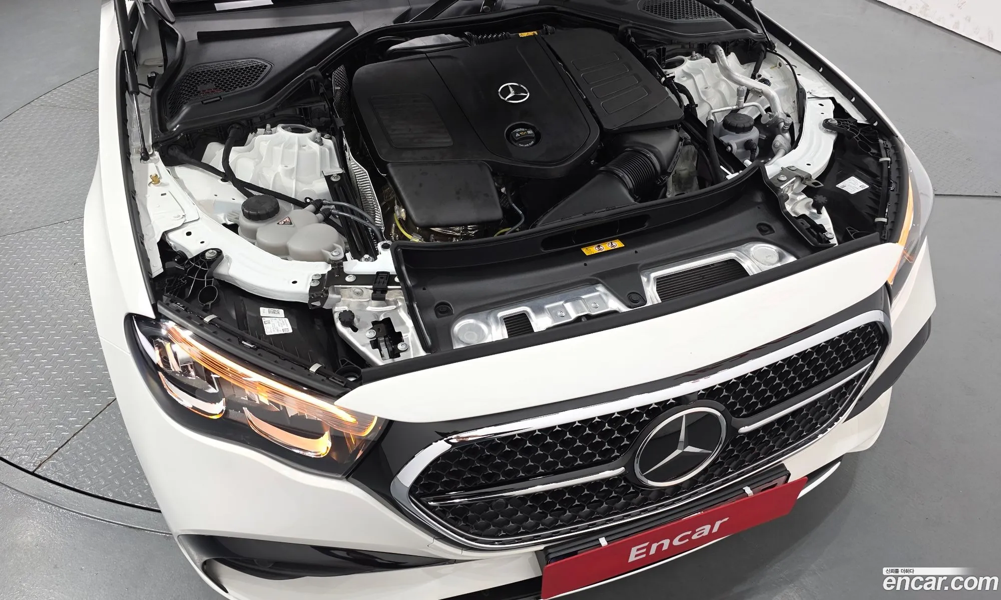 Mercedes-Benz E-Class W214 2025 — 34