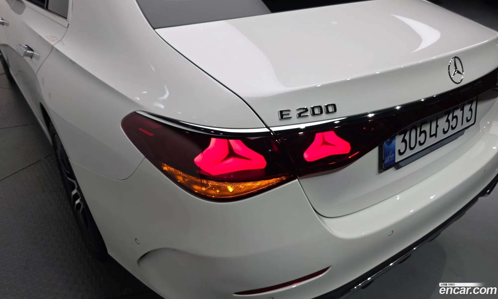 Mercedes-Benz E-Class W214 2025 — 27