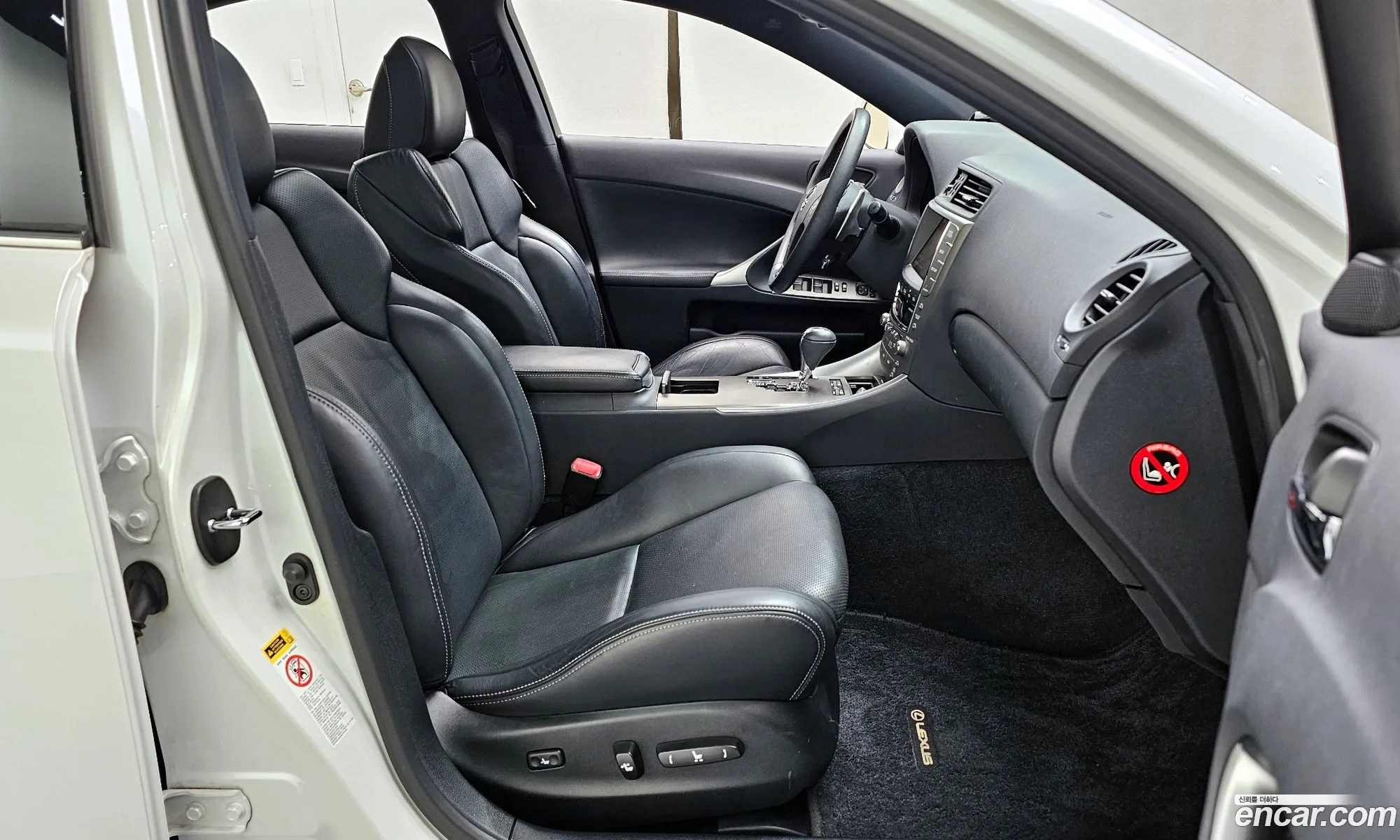 Lexus IS250 2010 — 6