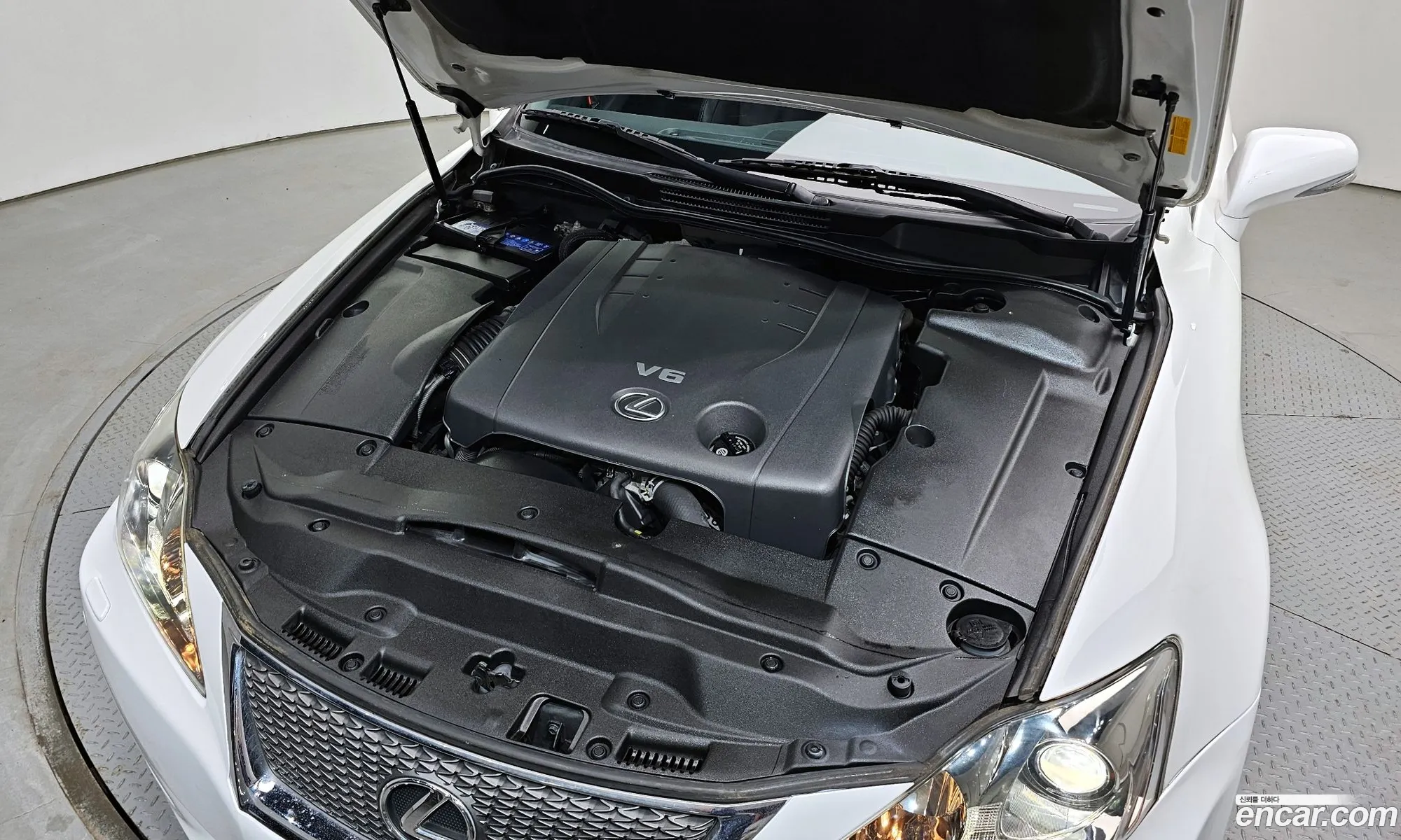 Lexus IS250 2010 — 17