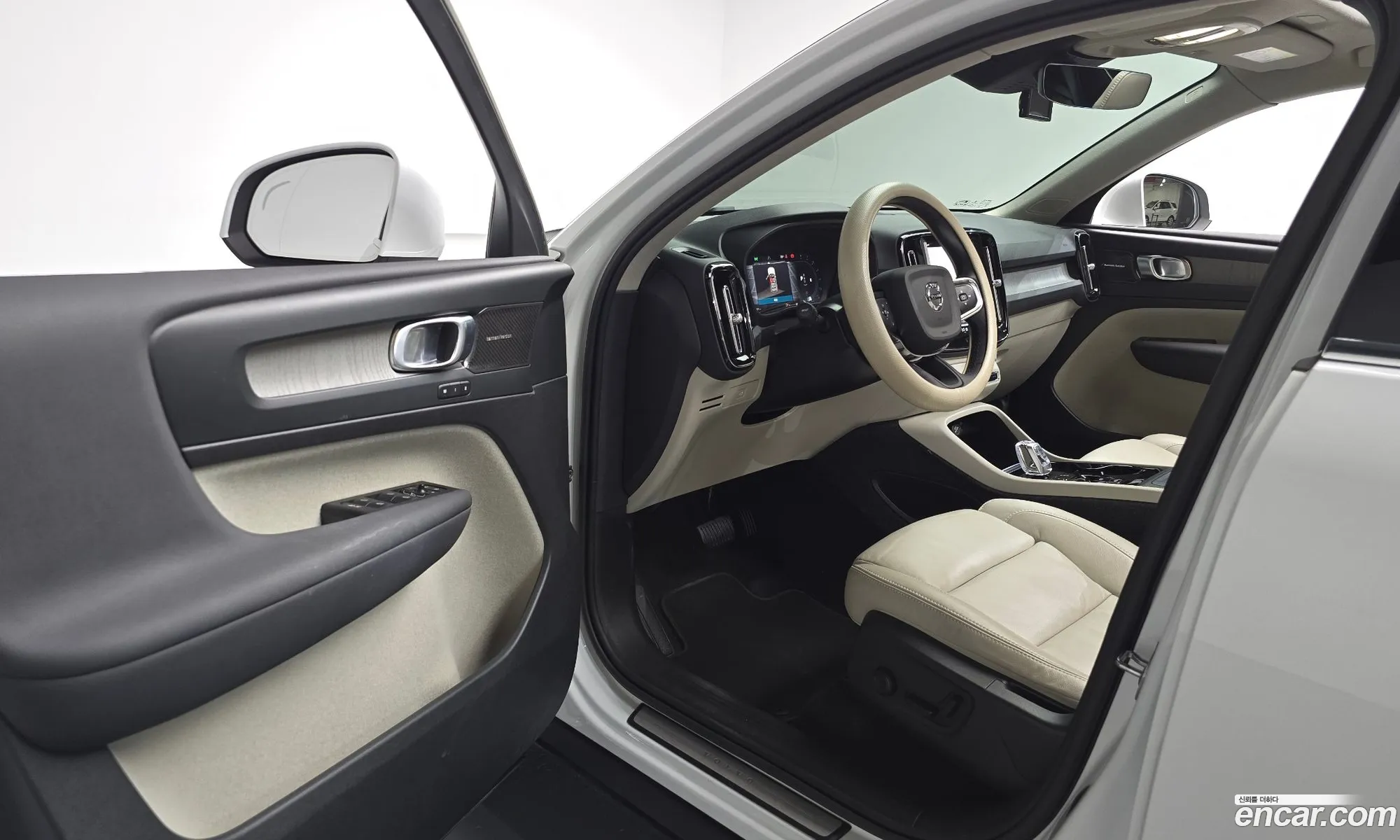 Volvo XC40 2022 — 29