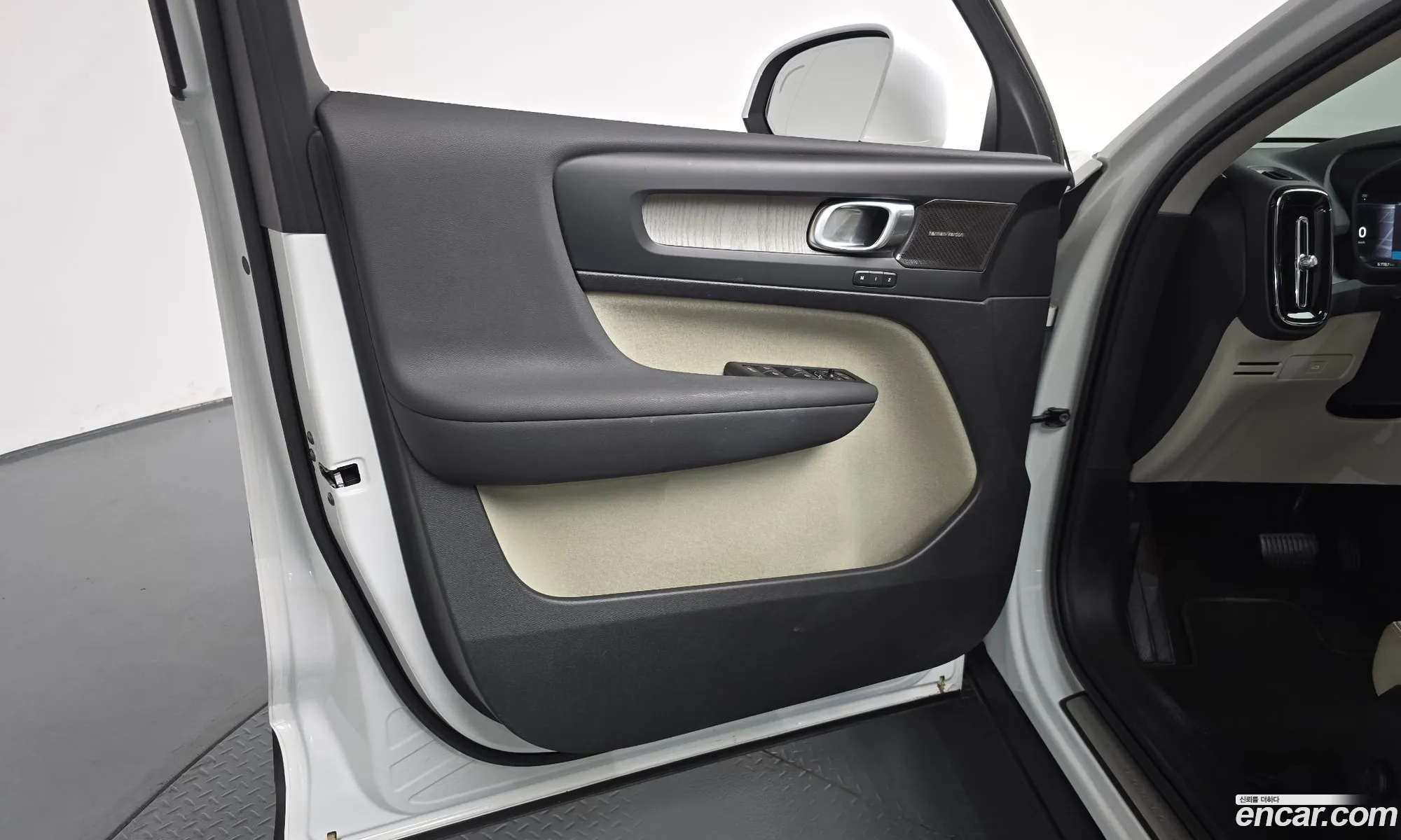Volvo XC40 2022 — 9