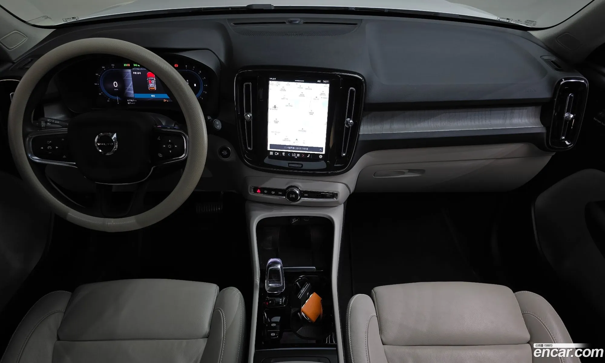 Volvo XC40 2022 — 11