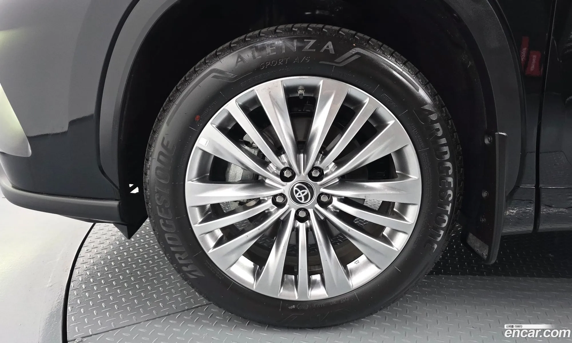 Toyota Highlander 2025 5TDEBRCH2SS675841 — 20