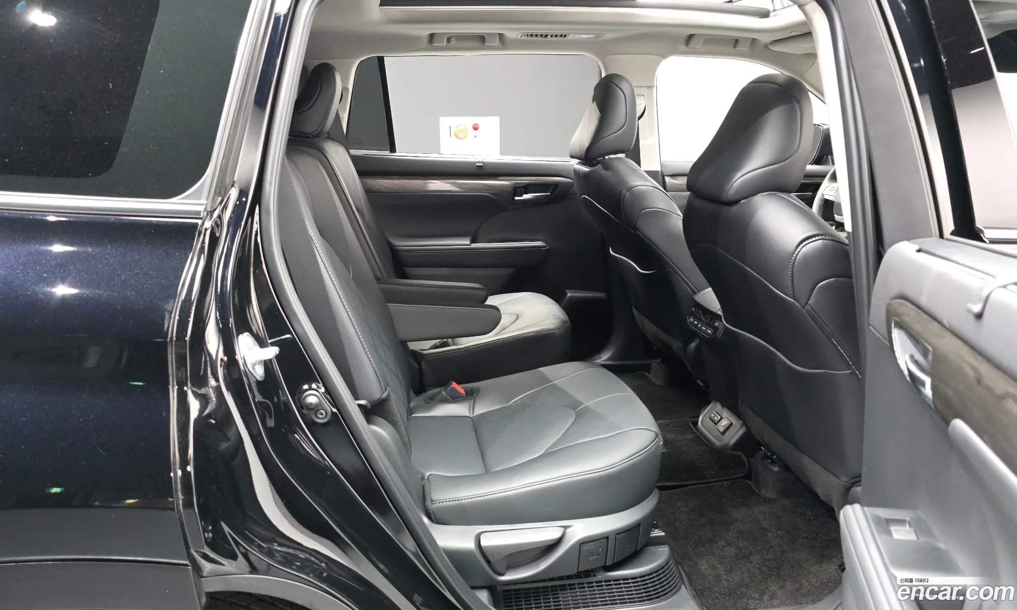 Toyota Highlander 2025 5TDEBRCH2SS675841 — 4