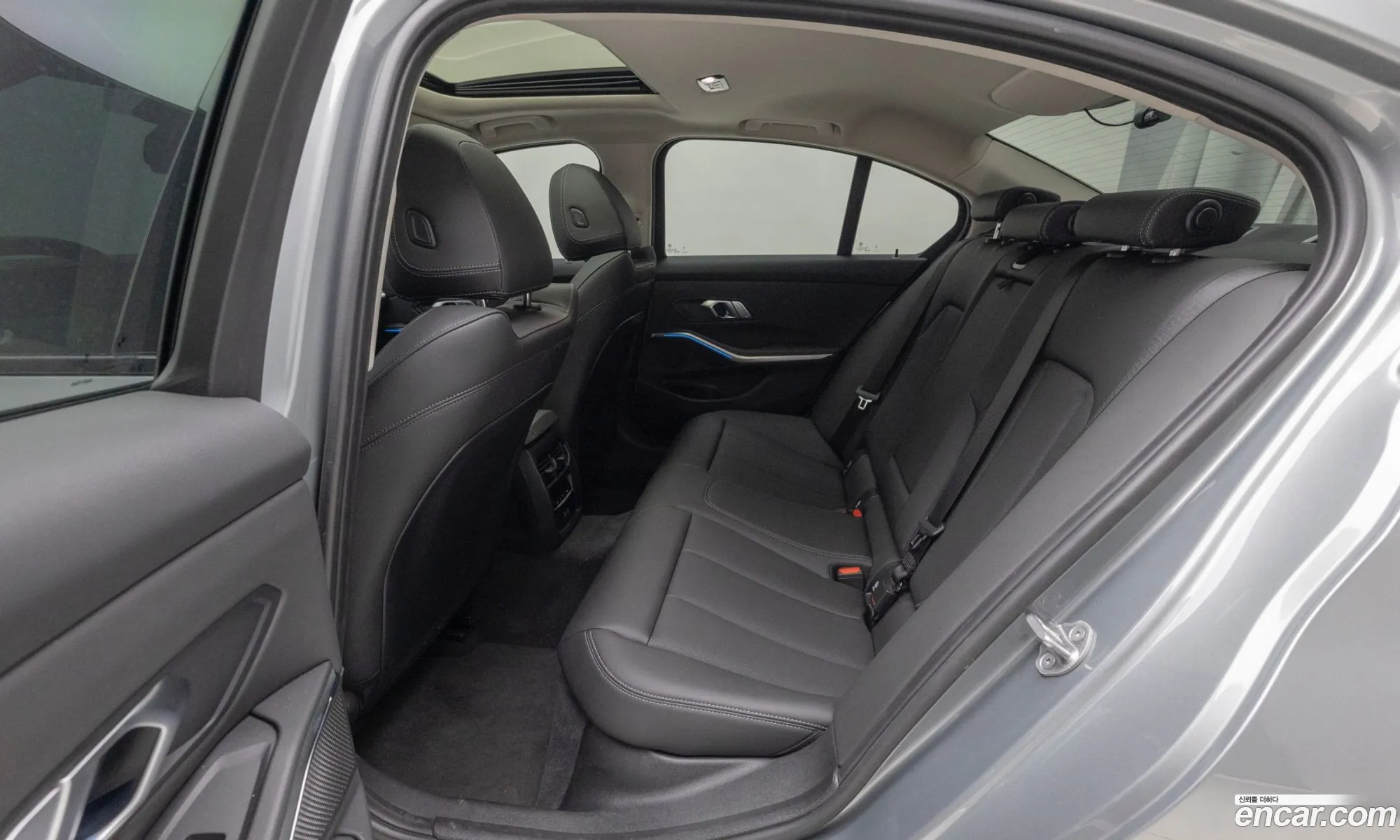 BMW 3 Series 2025 — 3