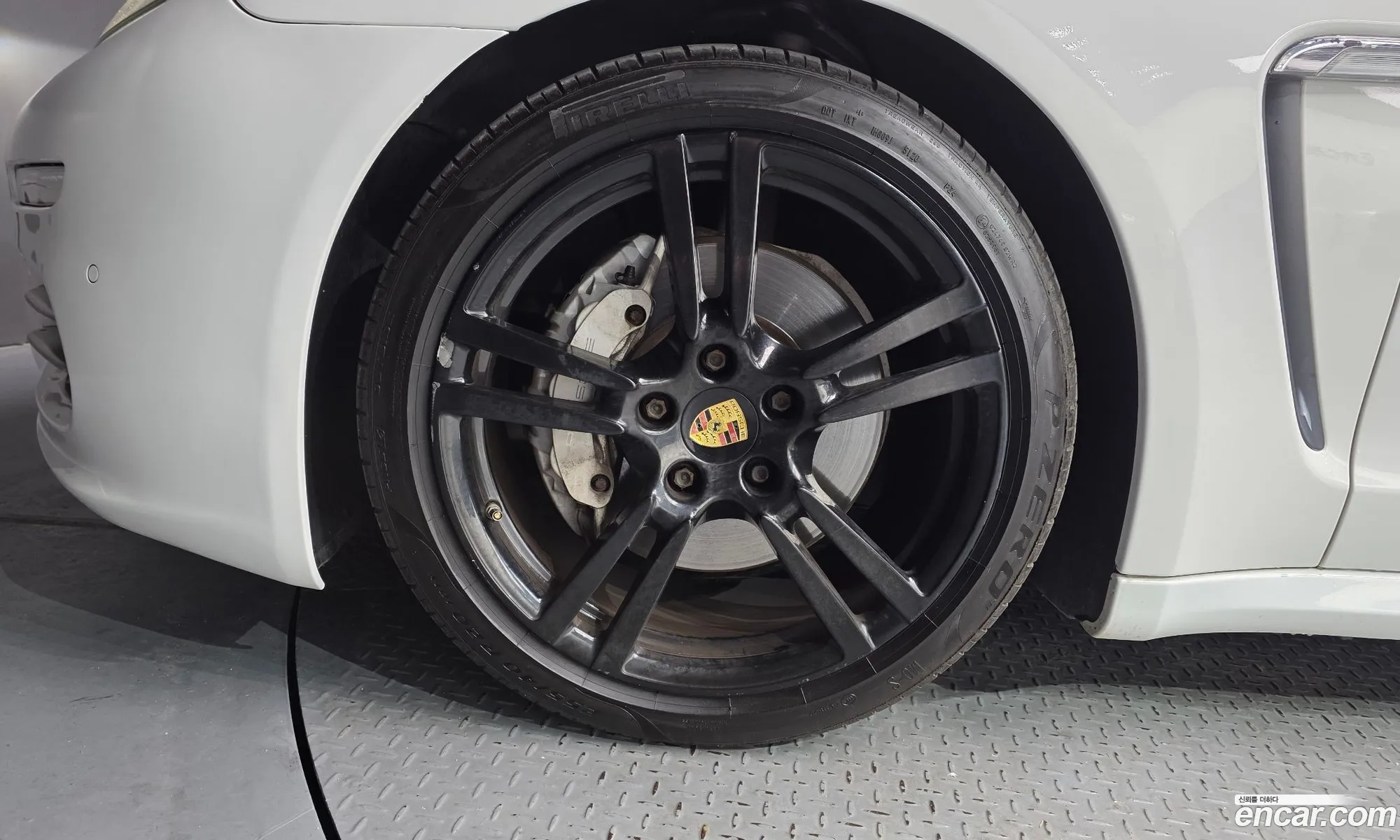 Porsche Panamera 2014 WP0AA297111111111 — 15