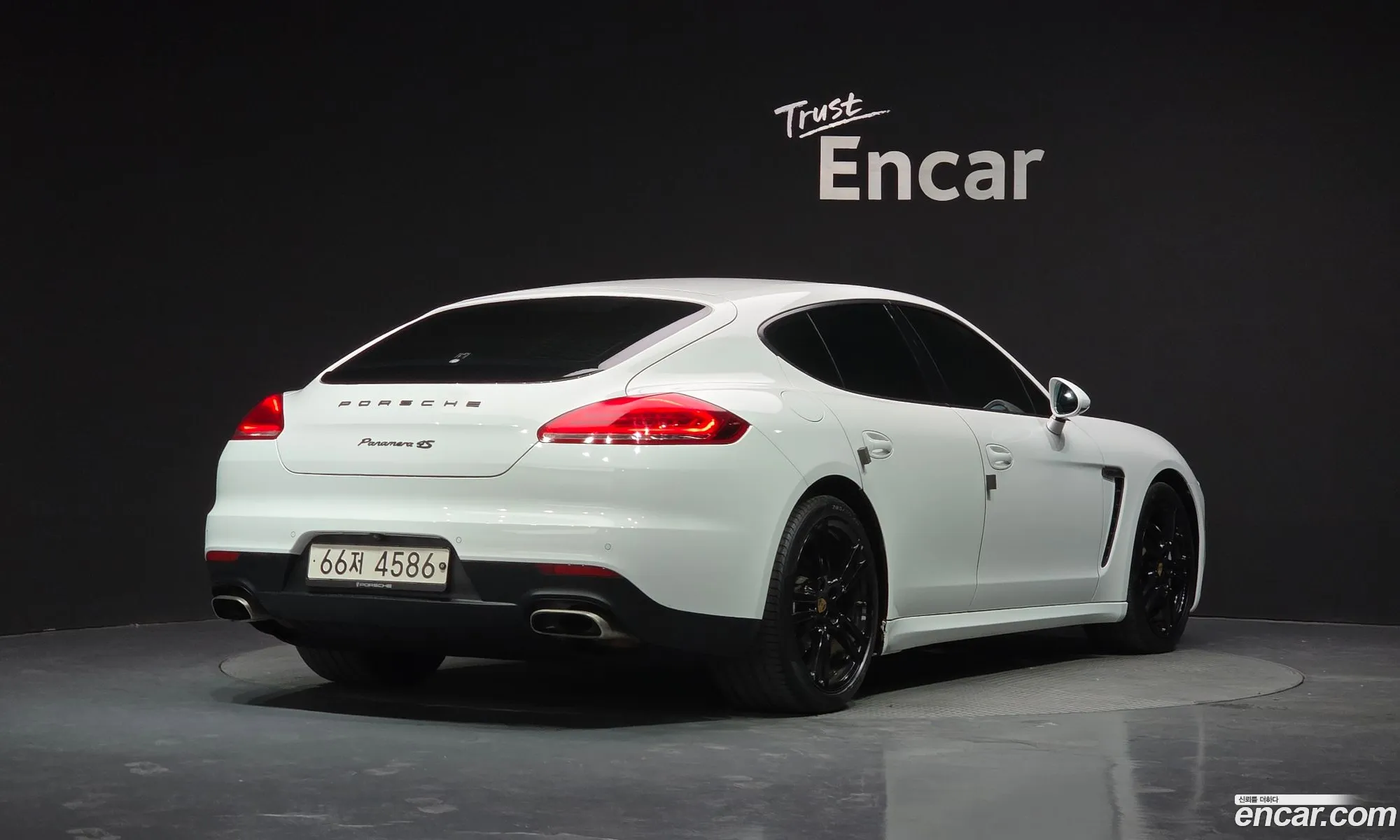 Porsche Panamera 2014 WP0AA297111111111 — 3