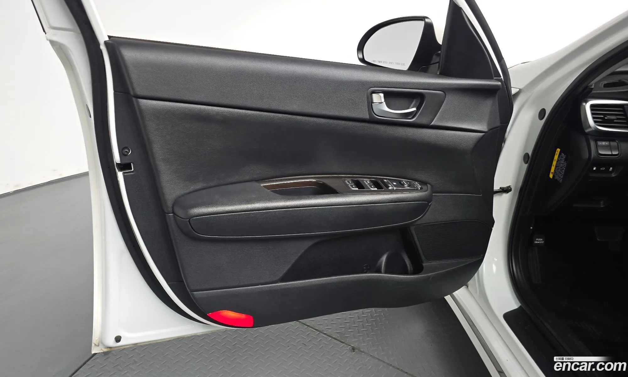 Kia K5 2019 — 24