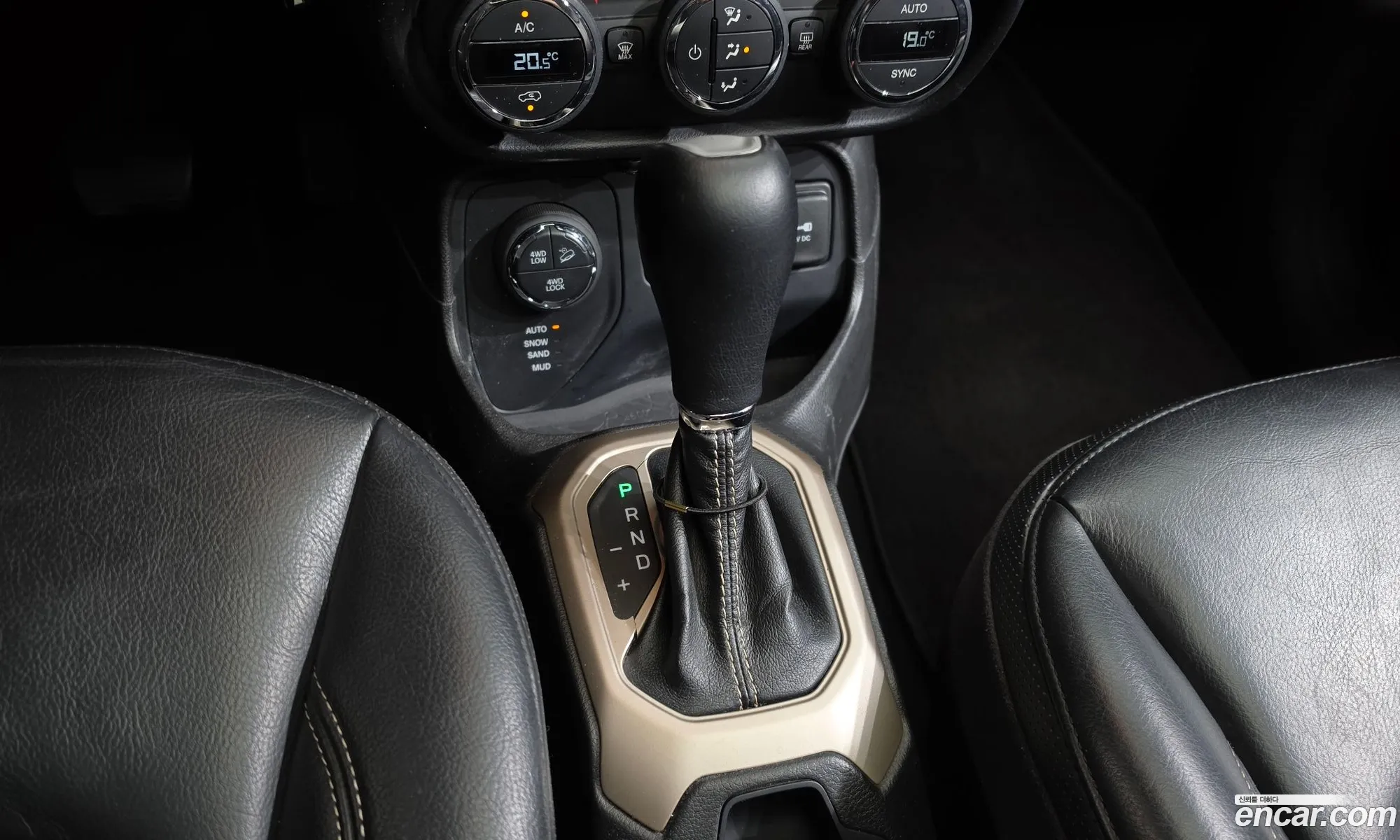 Jeep Renegade 2017 1C4BU0000HPG00537 — 13