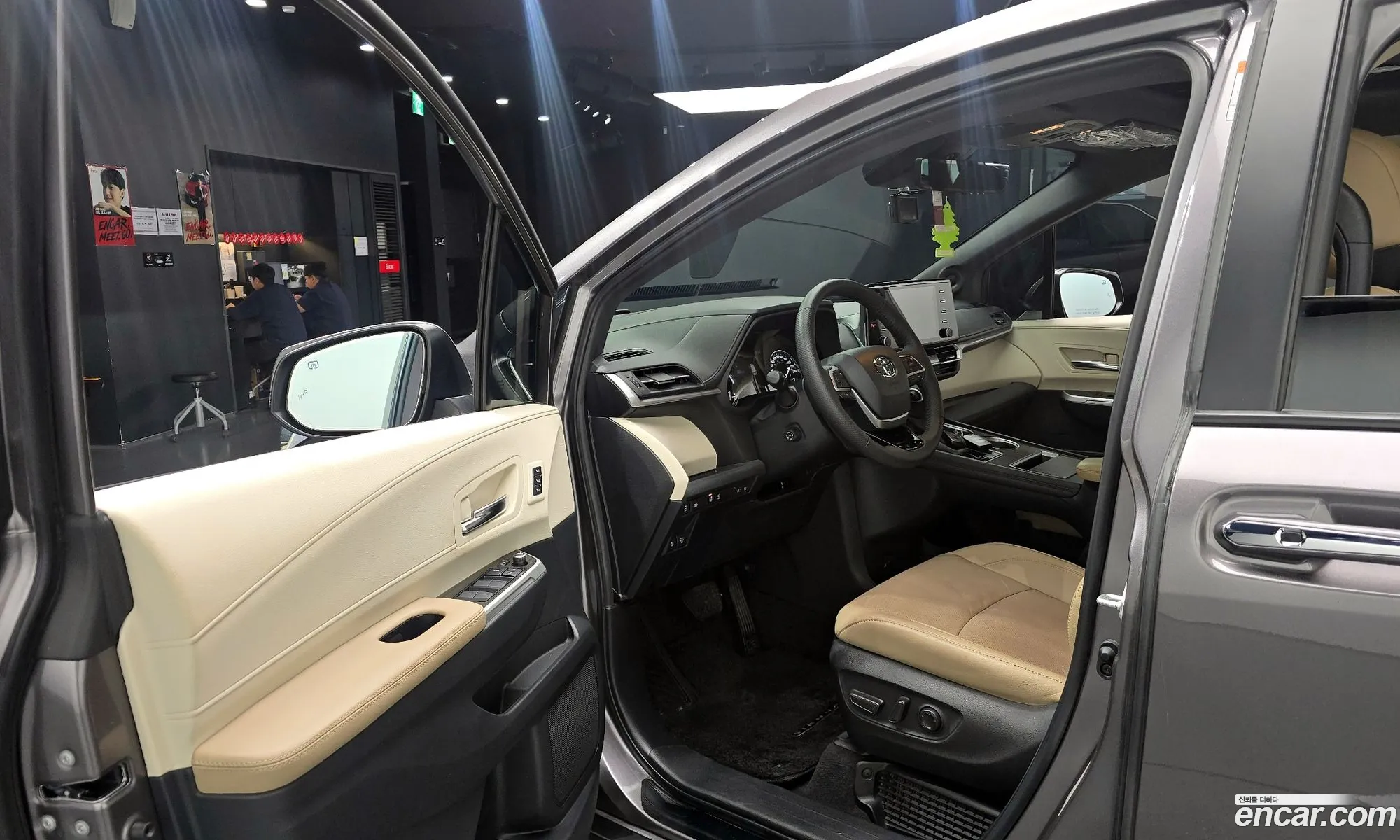 Toyota Sienna 2023 5TDGRKEC2PS150167 — 11