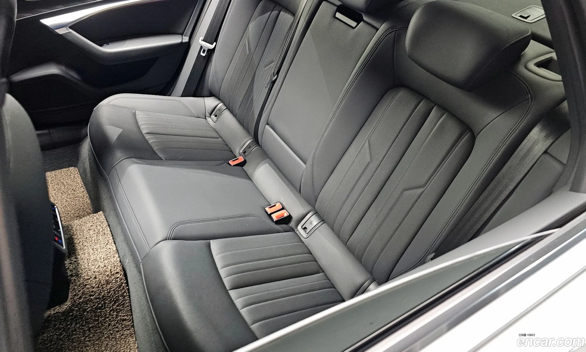 Audi A6 2021 WAUZZZF21MN005918 — 24